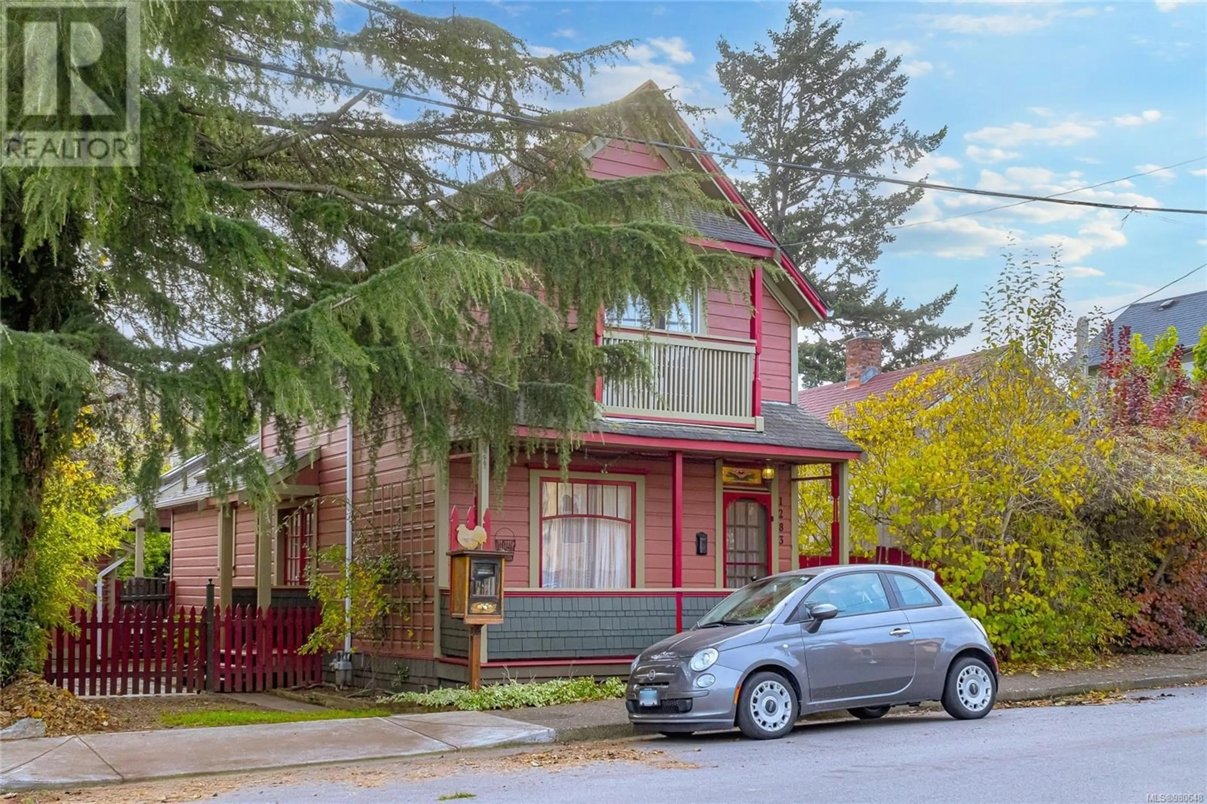 A pic from exterior of the house or condo, the street view for 1283 Denman St, Victoria British Columbia V8T1L7