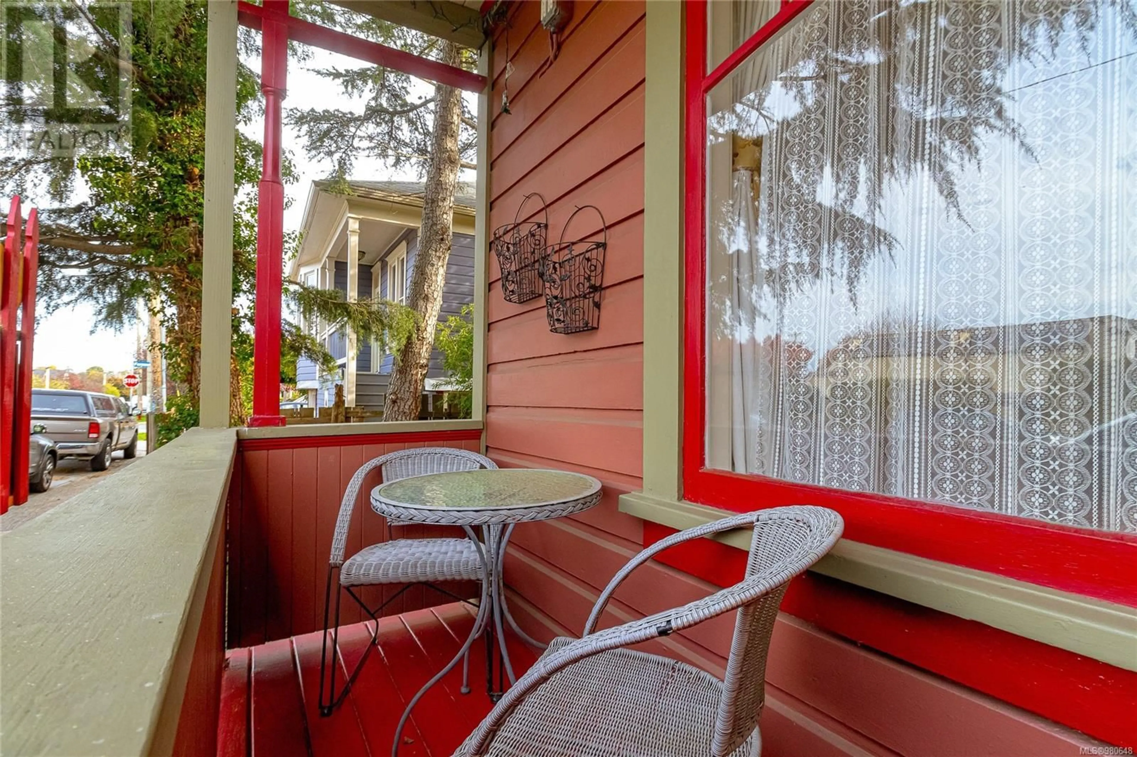 Patio, cottage for 1283 Denman St, Victoria British Columbia V8T1L7