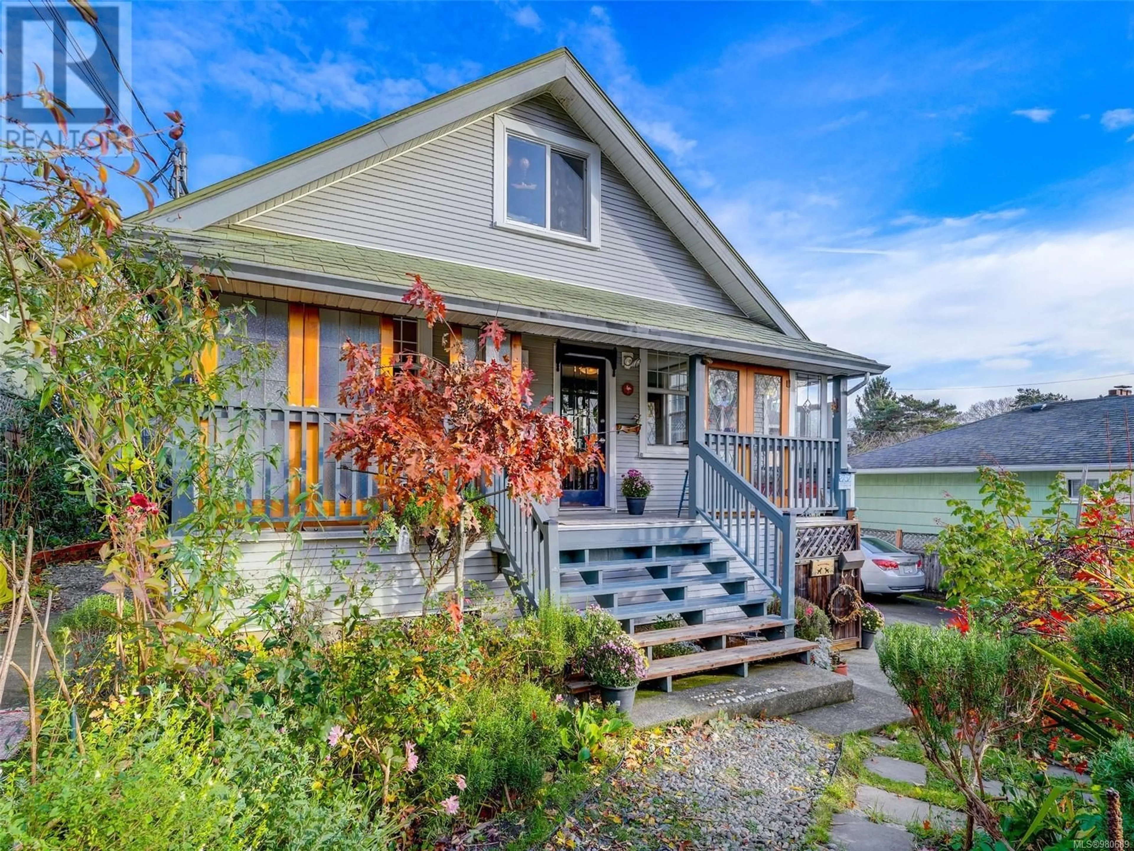 Frontside or backside of a home, cottage for 2737 Higgins St, Victoria British Columbia V8T3N2