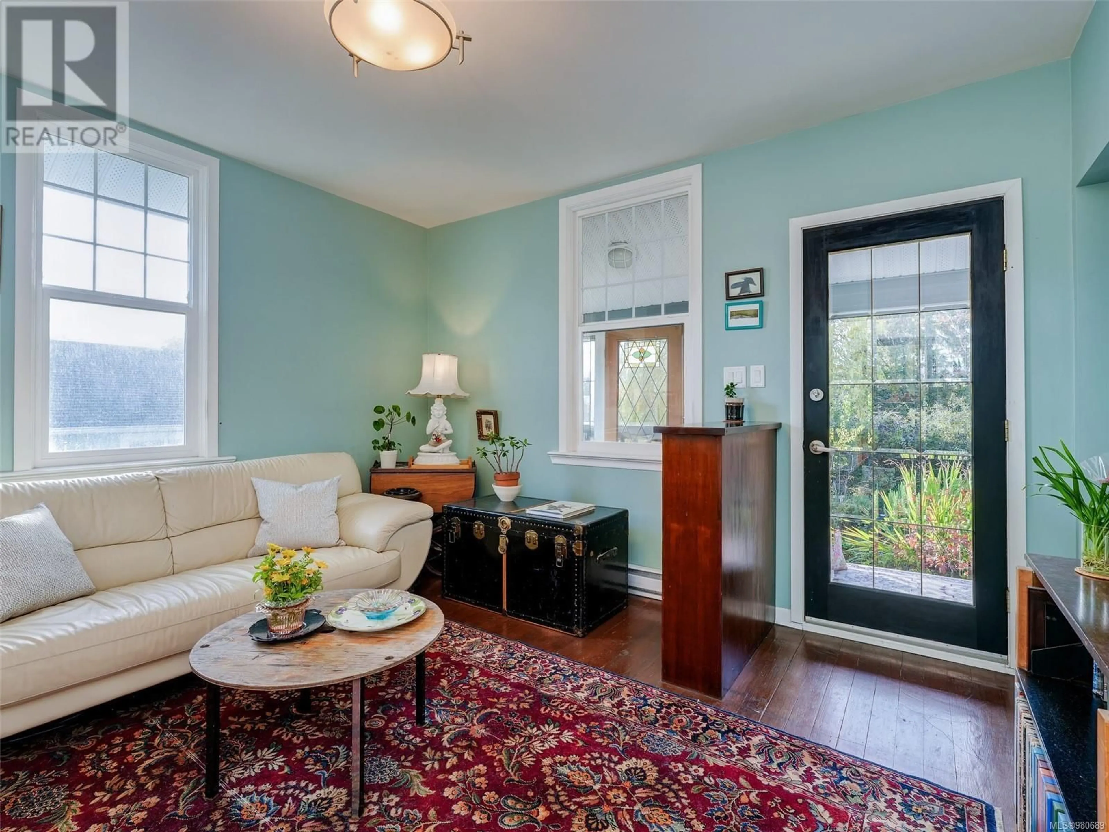 Living room, wood floors for 2737 Higgins St, Victoria British Columbia V8T3N2