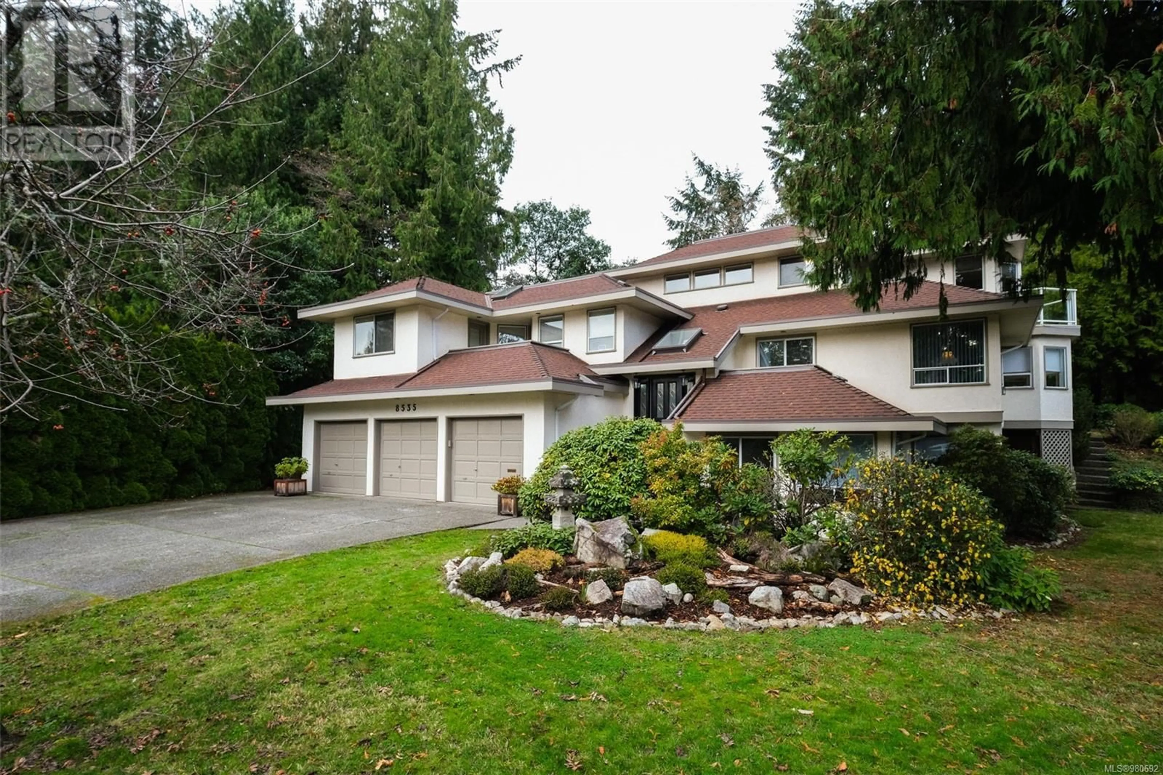 A pic from exterior of the house or condo, cottage for 8535 Tribune Terr, North Saanich British Columbia V8L5B6