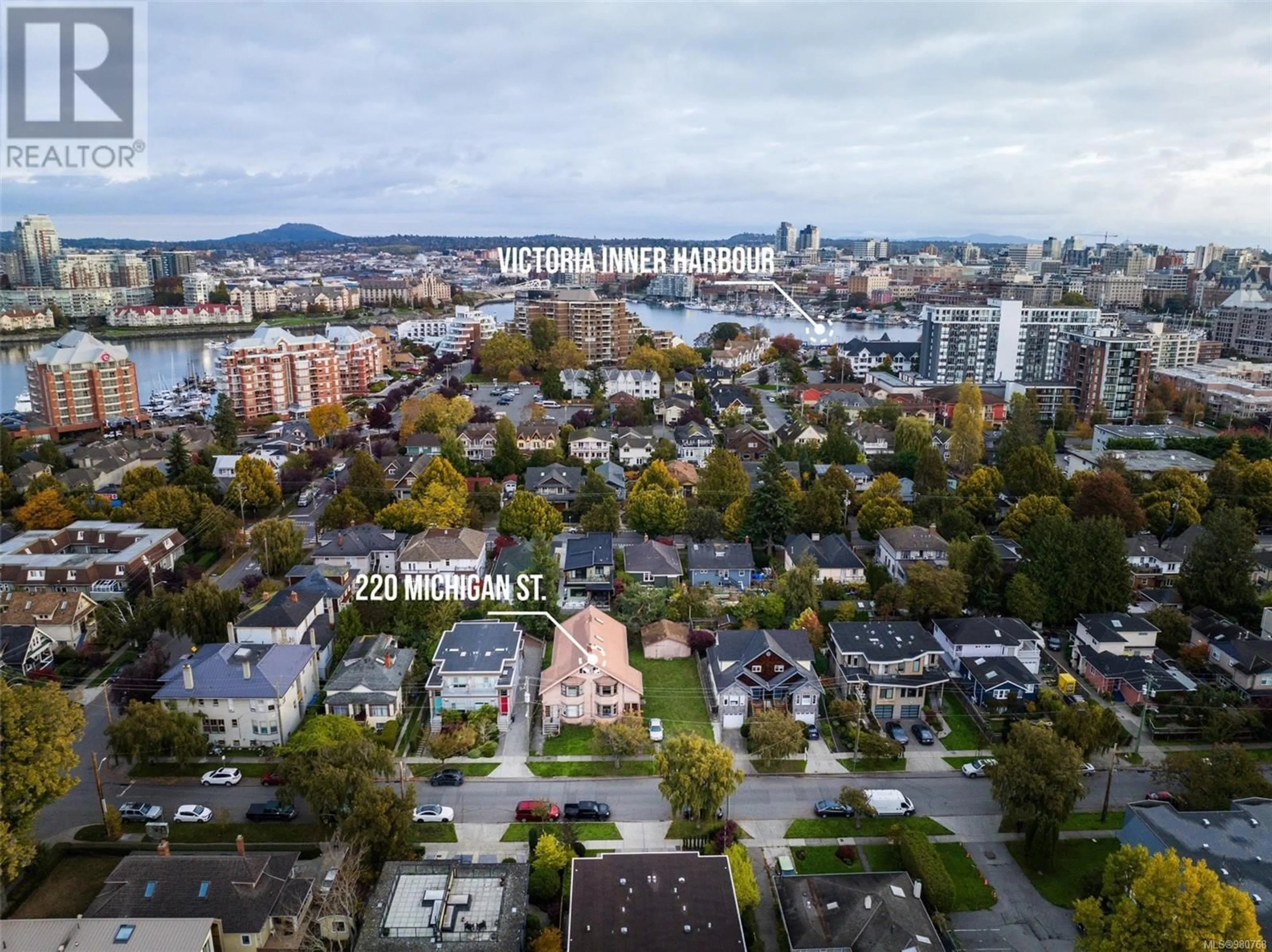 A pic from exterior of the house or condo, the view of city buildings for 220 Michigan St, Victoria British Columbia V8V1R3