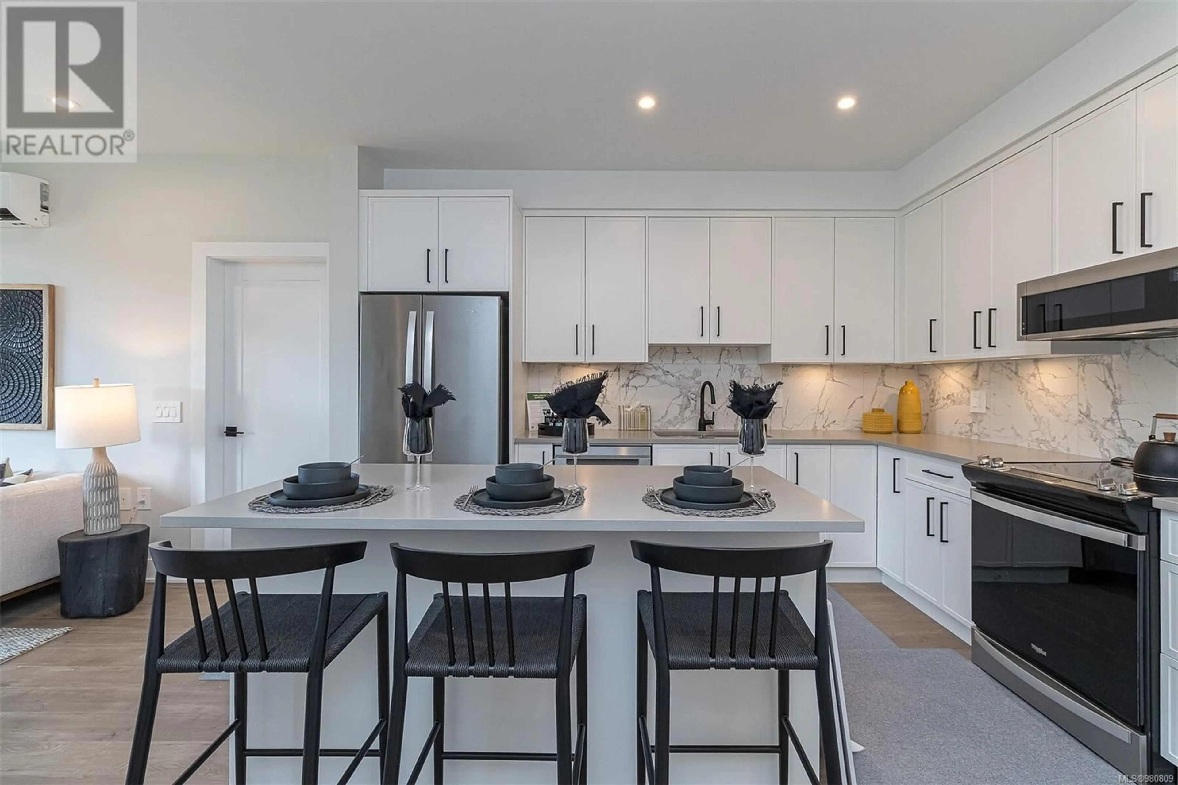 Open concept kitchen for 517 1361 Goldstream Ave, Langford British Columbia V9B7B4