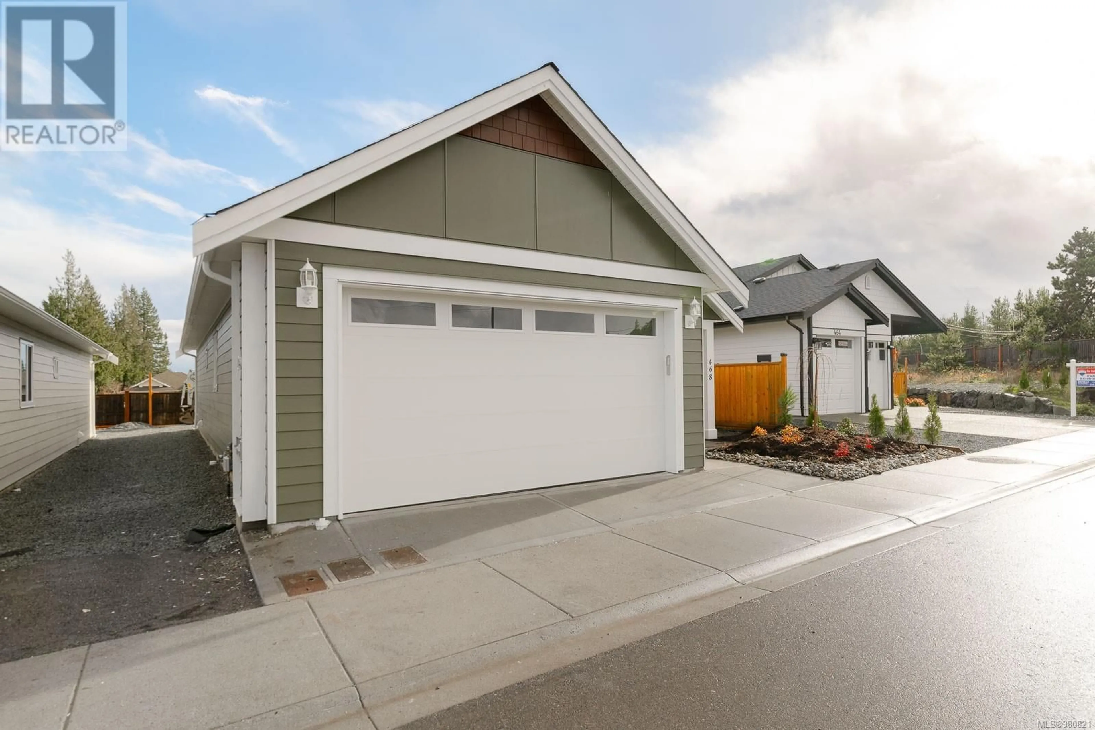 Frontside or backside of a home, the street view for 468 Hampstead St, Parksville British Columbia V9P0G5