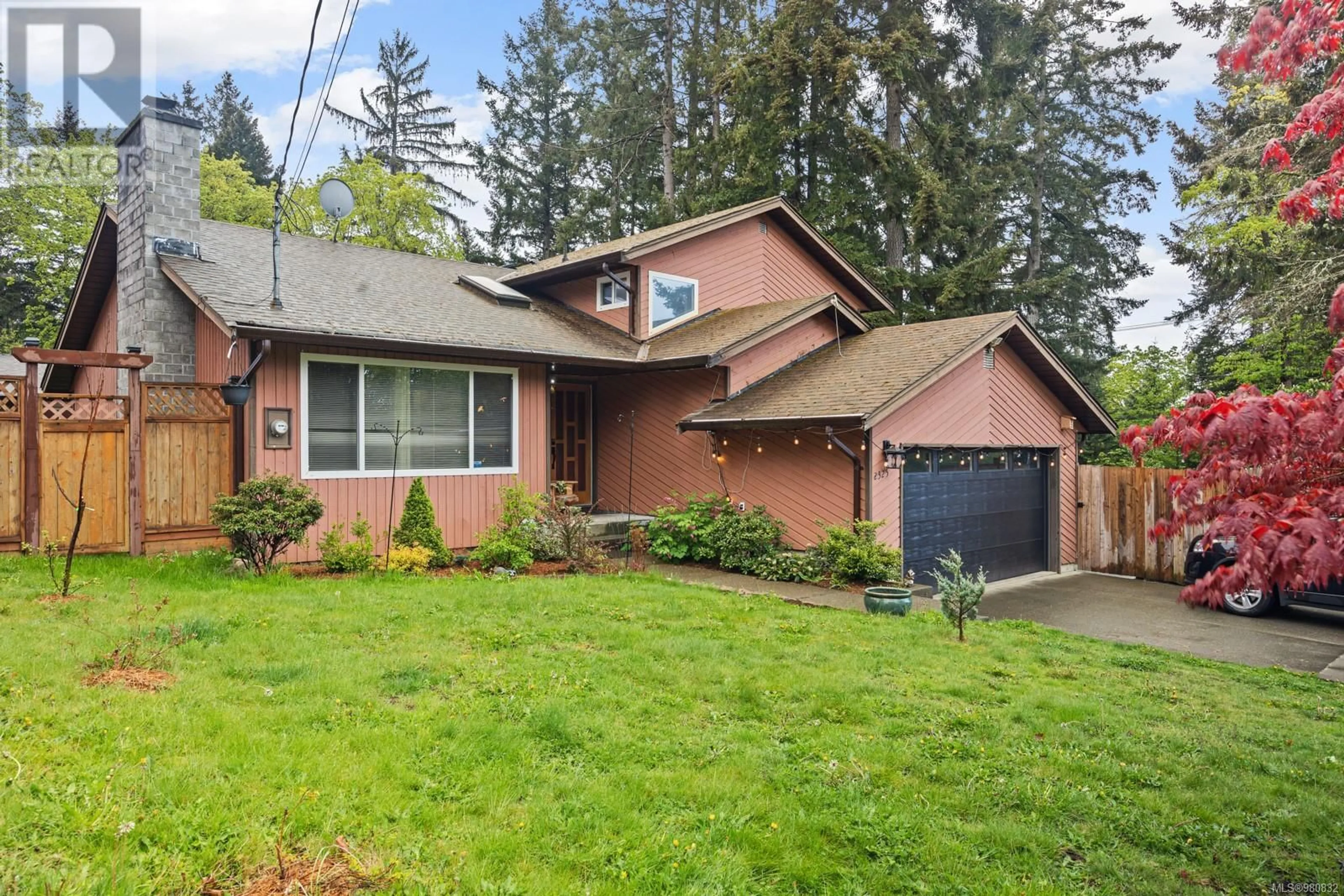 Frontside or backside of a home, cottage for 2325 Strathcona Cres, Comox British Columbia V9M1K2