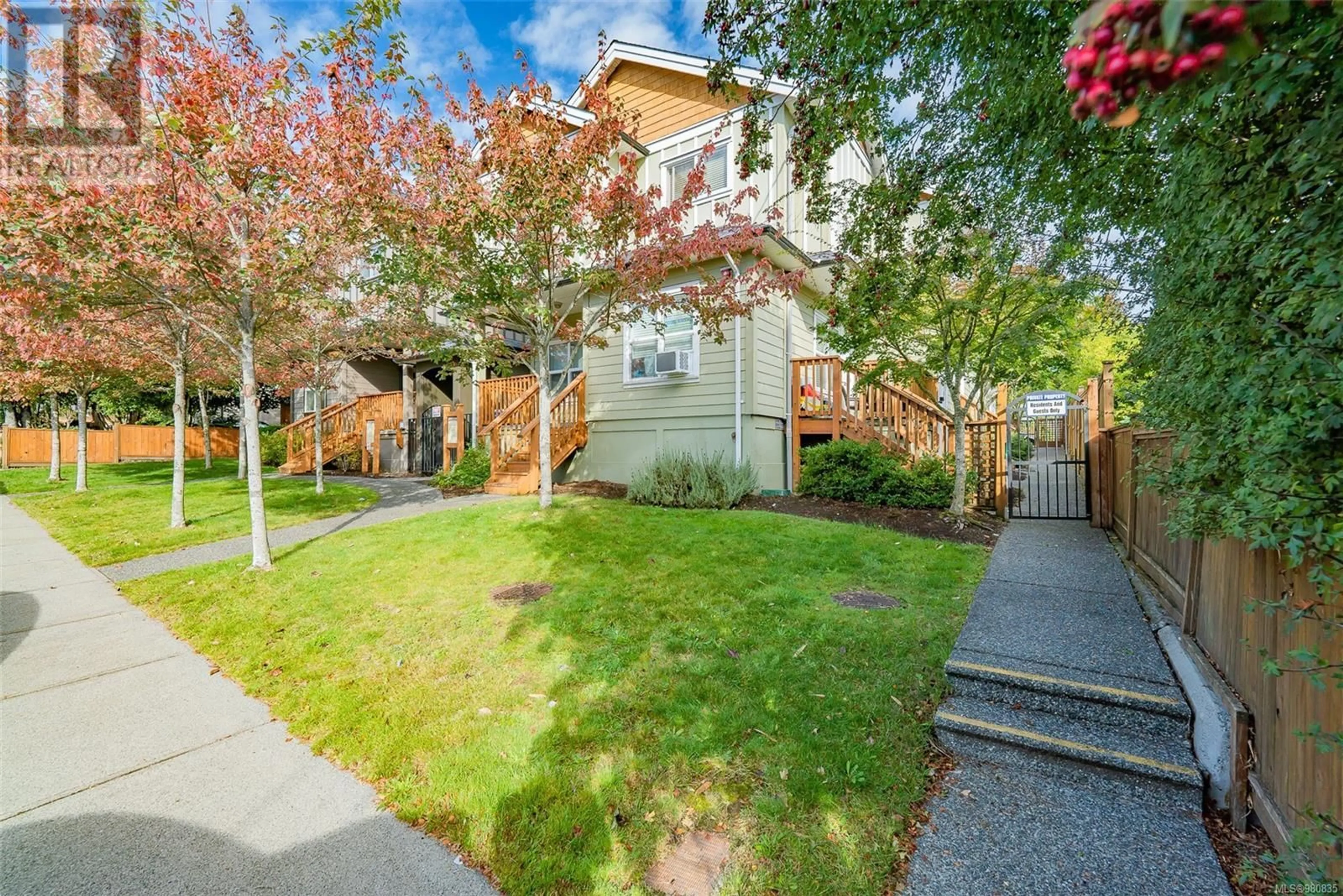 A pic from exterior of the house or condo, the street view for 103 582 Rosehill St, Nanaimo British Columbia V9S1H6