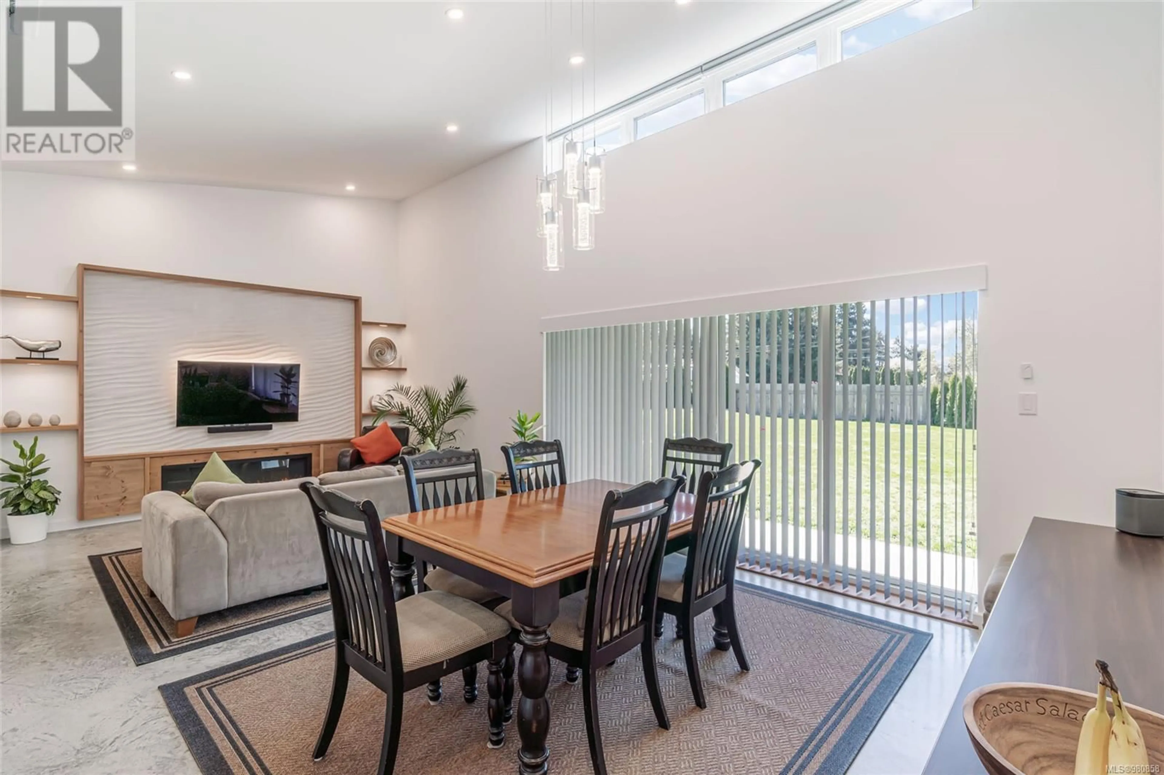 Dining room, wood floors, cottage for 2359 Gould Rd E, Nanaimo British Columbia V9X1K1