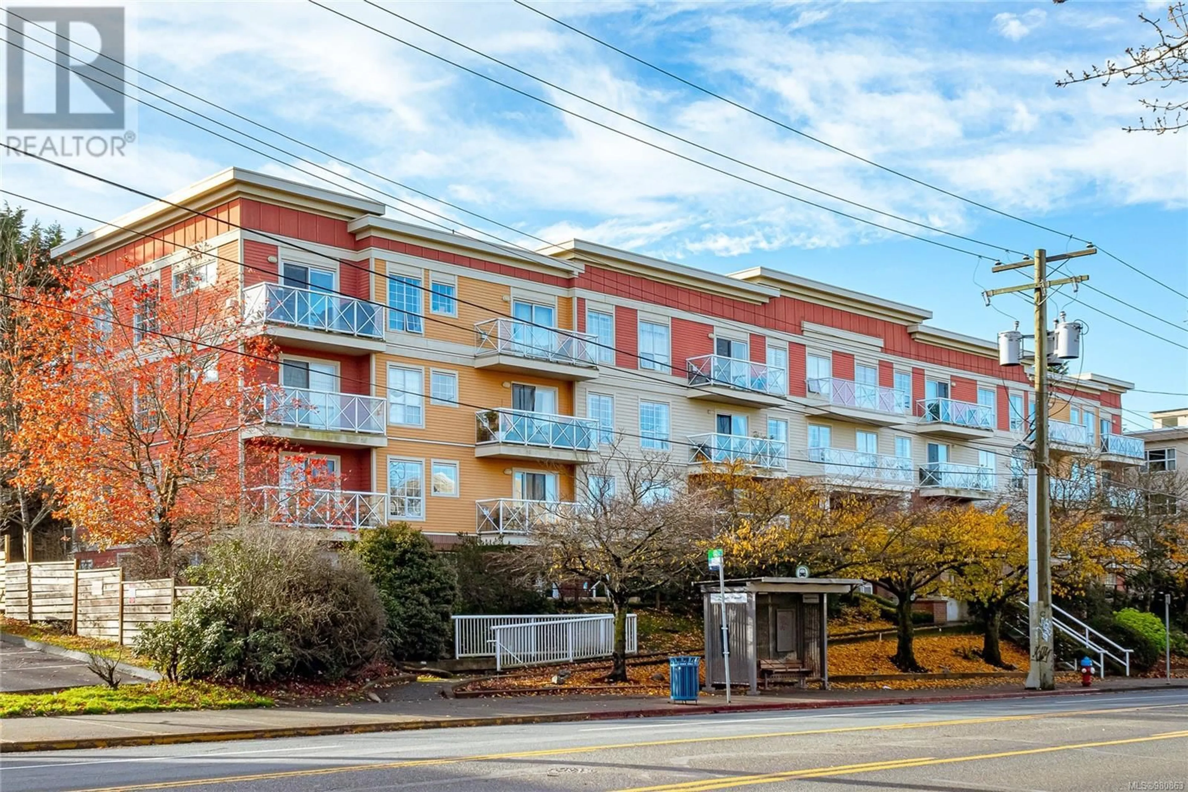 A pic from exterior of the house or condo, the front or back of building for 104 1371 Hillside Ave, Victoria British Columbia V8T2B3