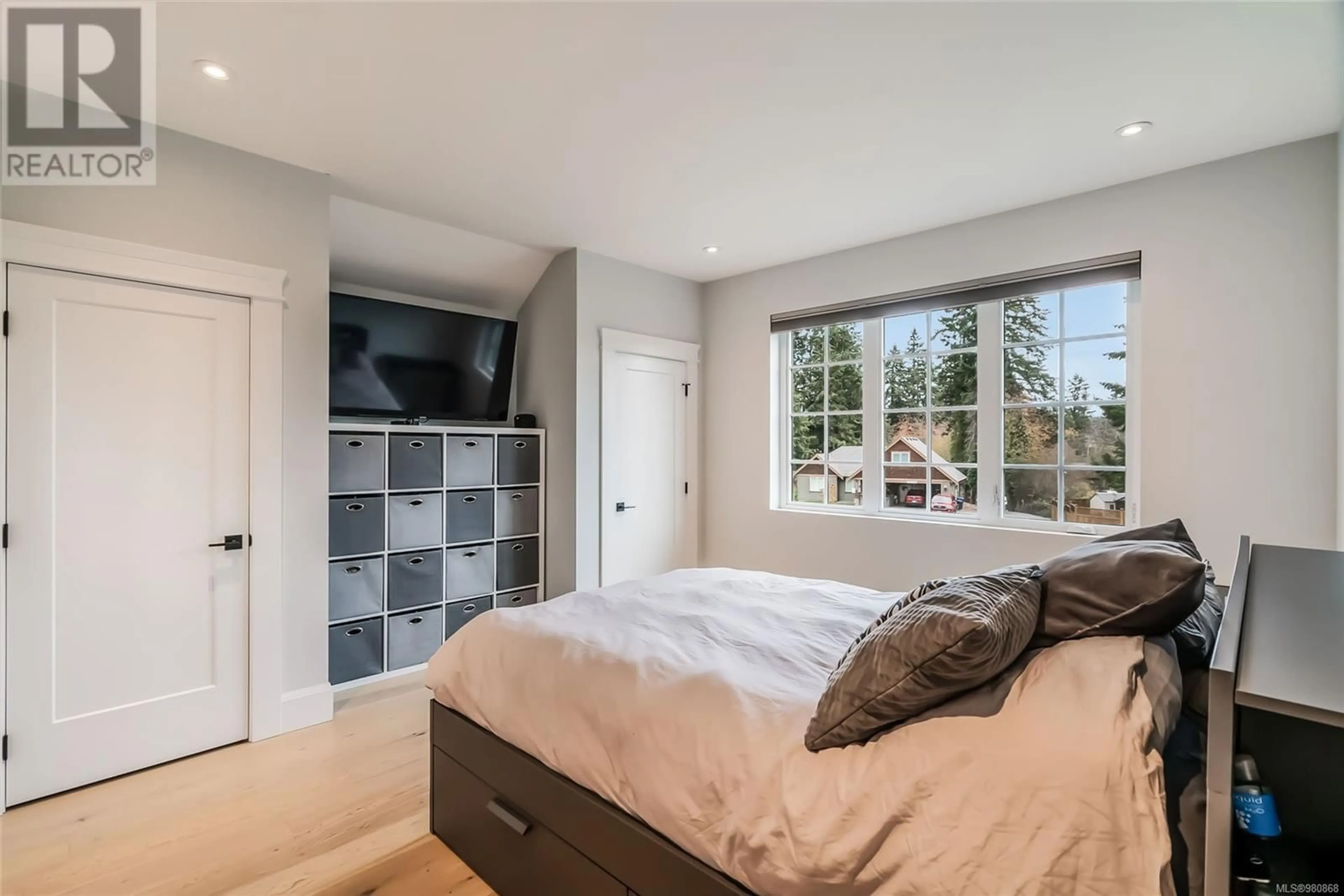 A pic of a room, wood floors for 1931 Legacy Pl, Nanaimo British Columbia V9X1M2