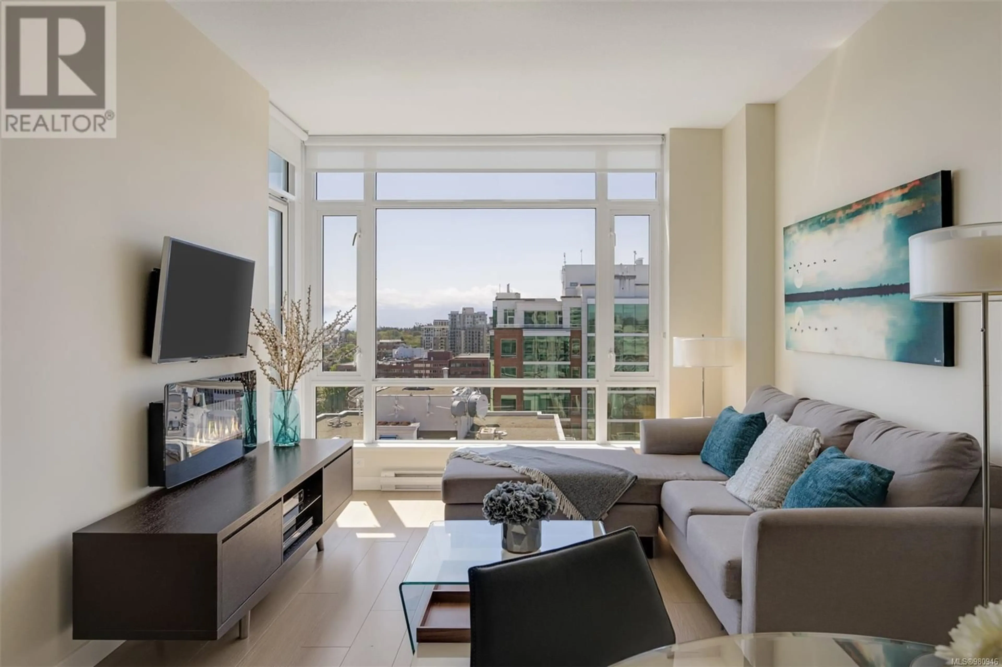 Living room, wood floors for 1407 728 Yates St, Victoria British Columbia V8W0C6