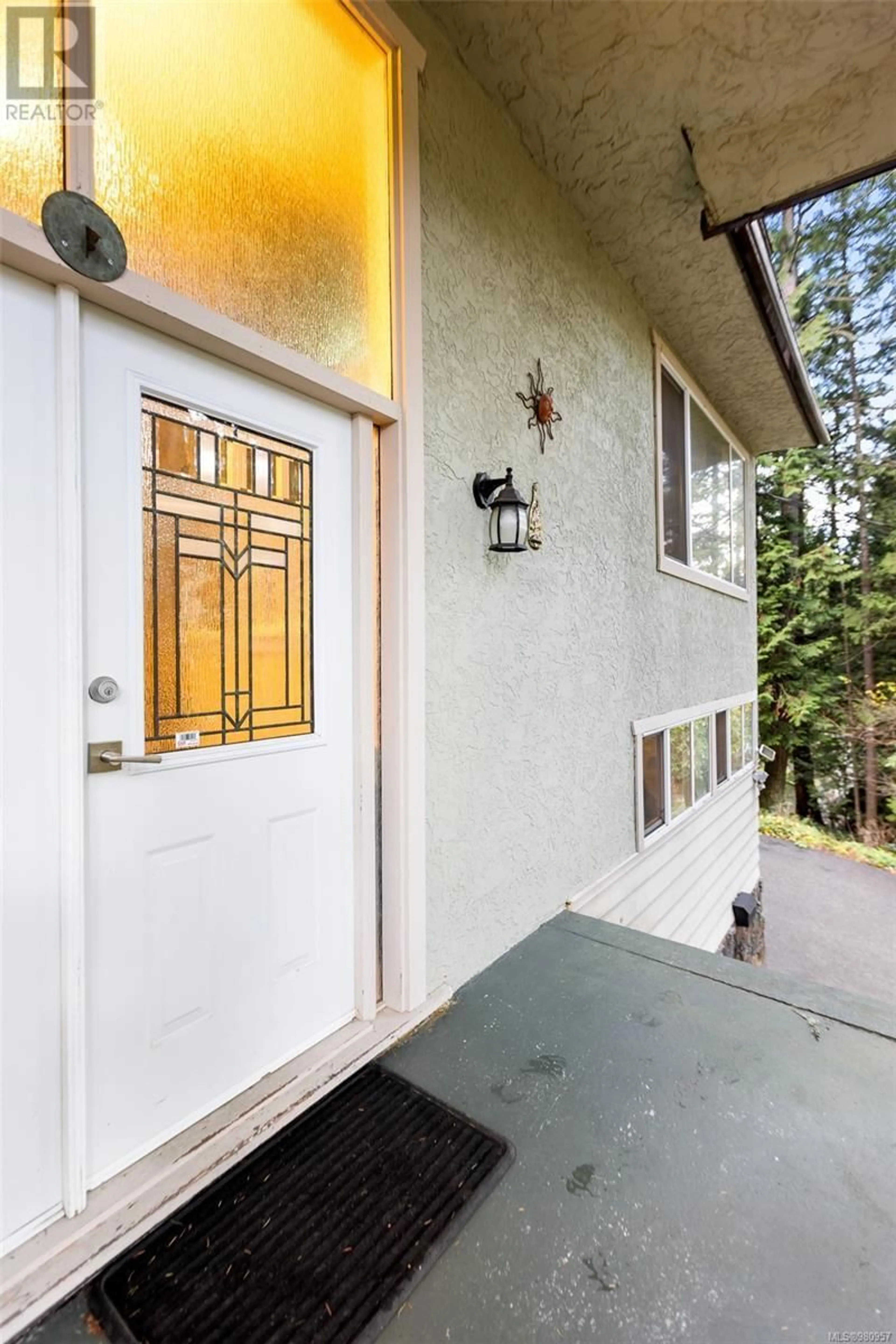 Indoor entryway for 875 Walfred Rd, Langford British Columbia V9C2P1