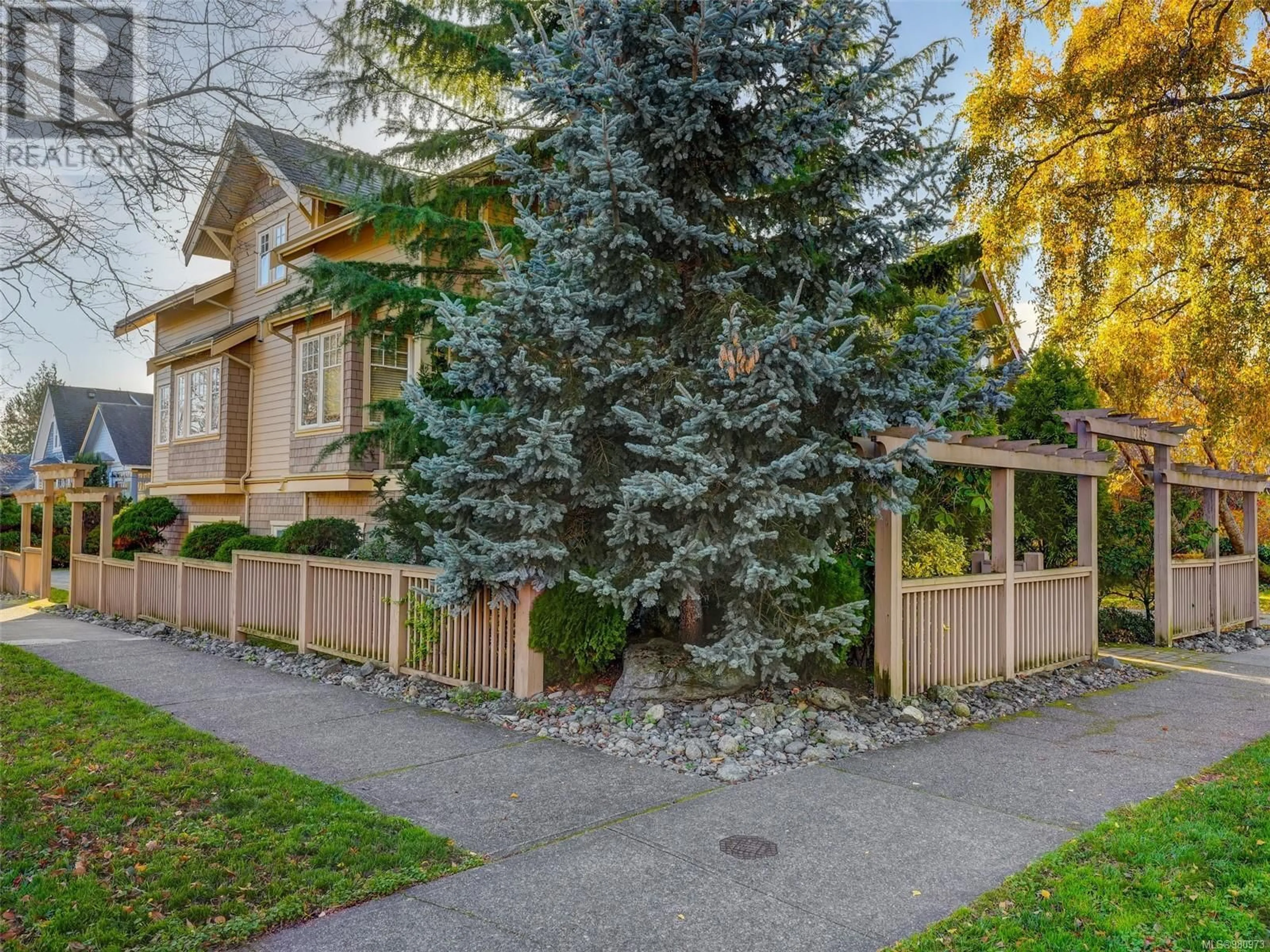 Frontside or backside of a home, the fenced backyard for 3 1145 Oscar St, Victoria British Columbia V8V2X3