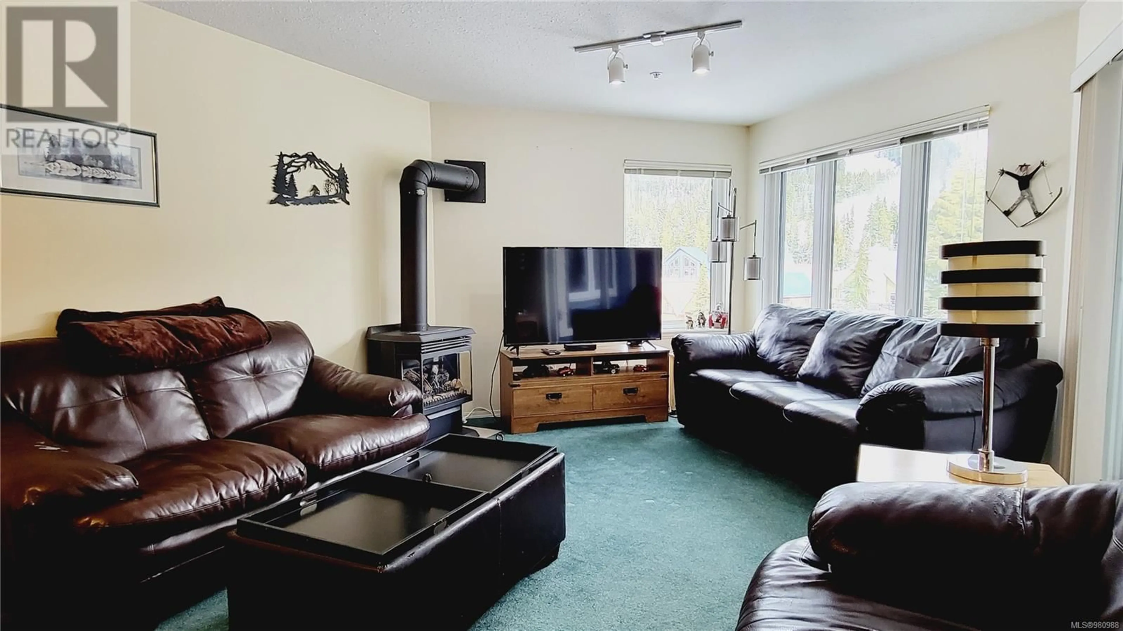 Living room for 113 1320 Henry Rd, Courtenay British Columbia V9J1L0