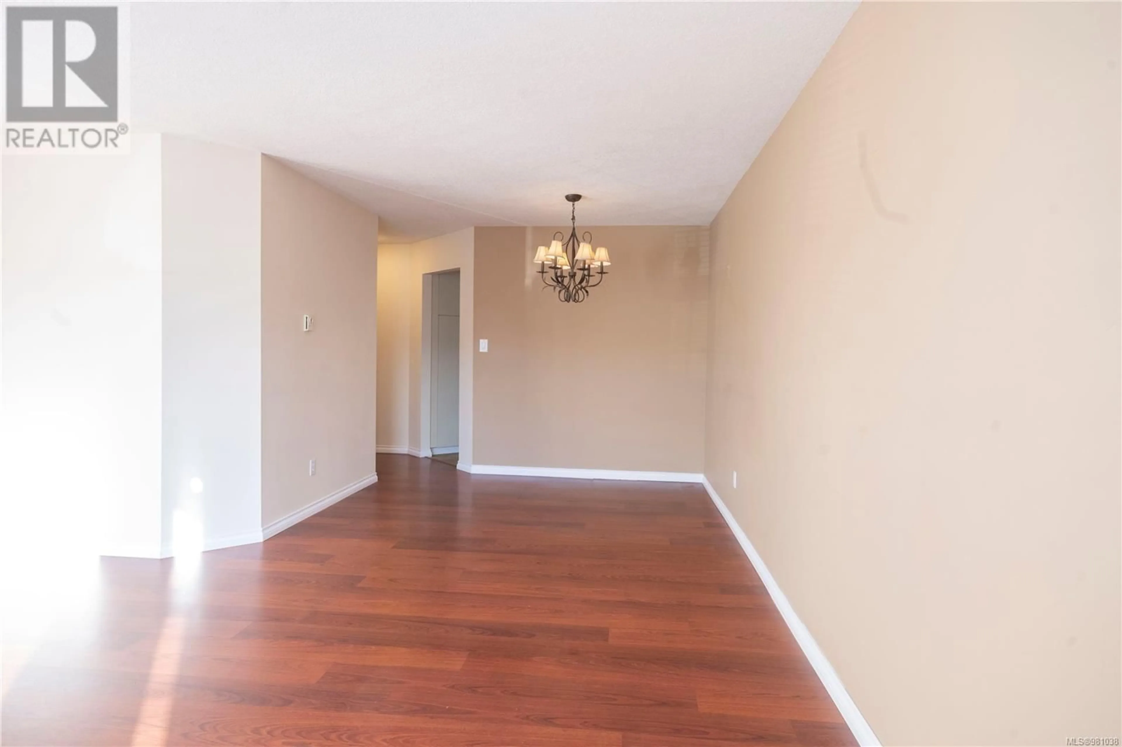 A pic of a room, wood floors for 5 4750 Uplands Dr, Nanaimo British Columbia V9T5V1