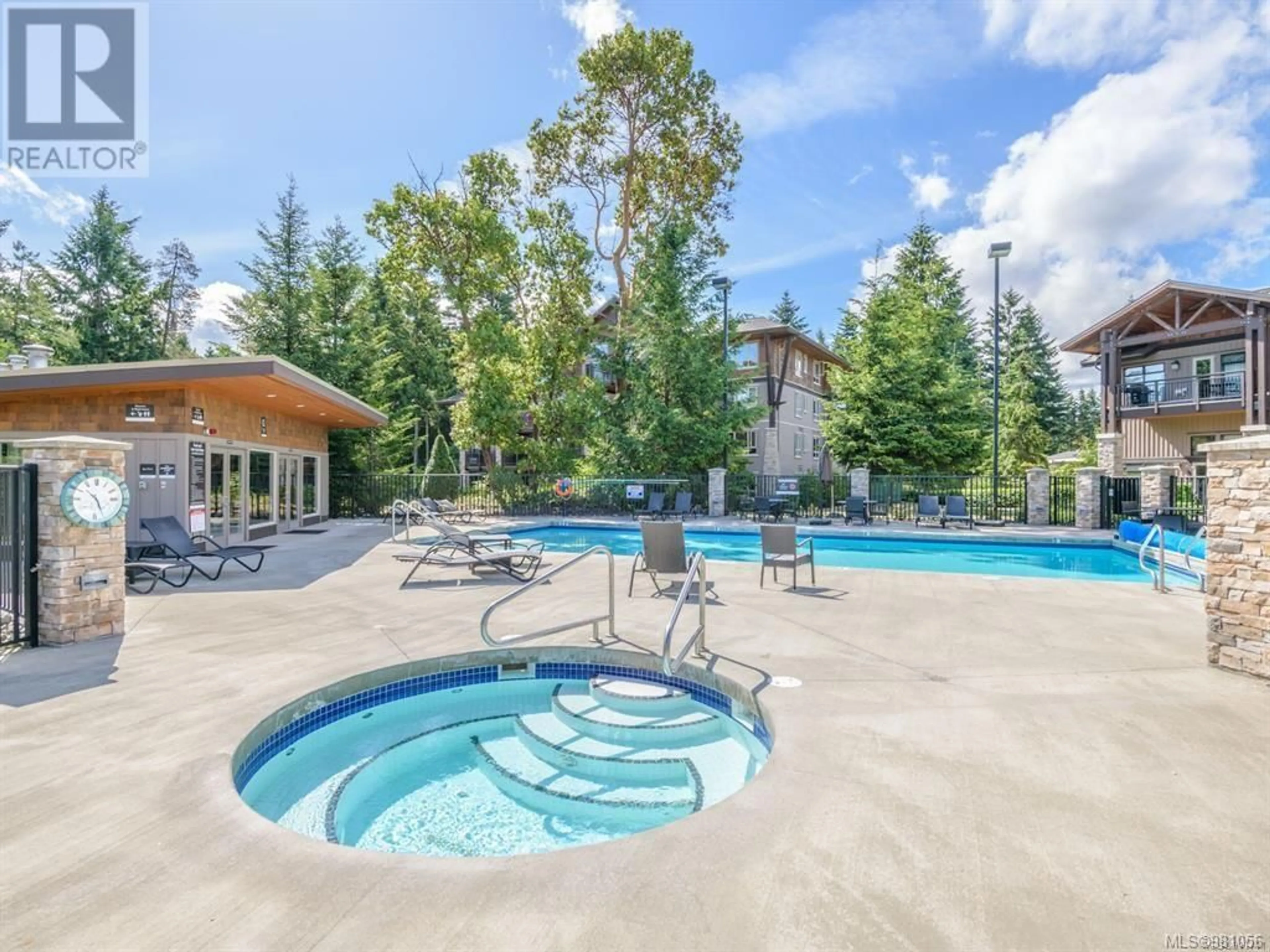 Pool for 126E 1175 Resort Dr, Parksville British Columbia V9P2E3