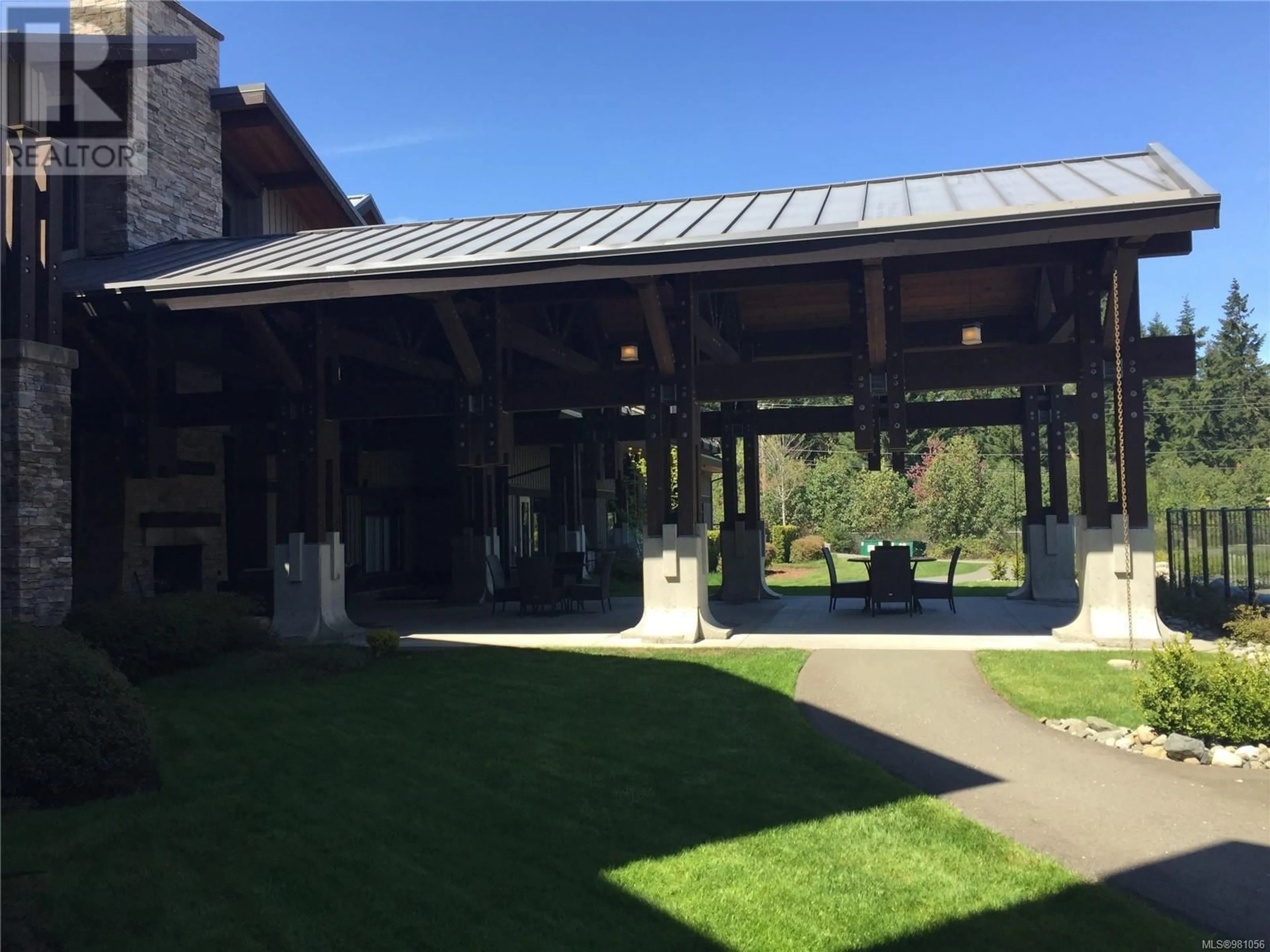 Patio, mountain view for 126E 1175 Resort Dr, Parksville British Columbia V9P2E3