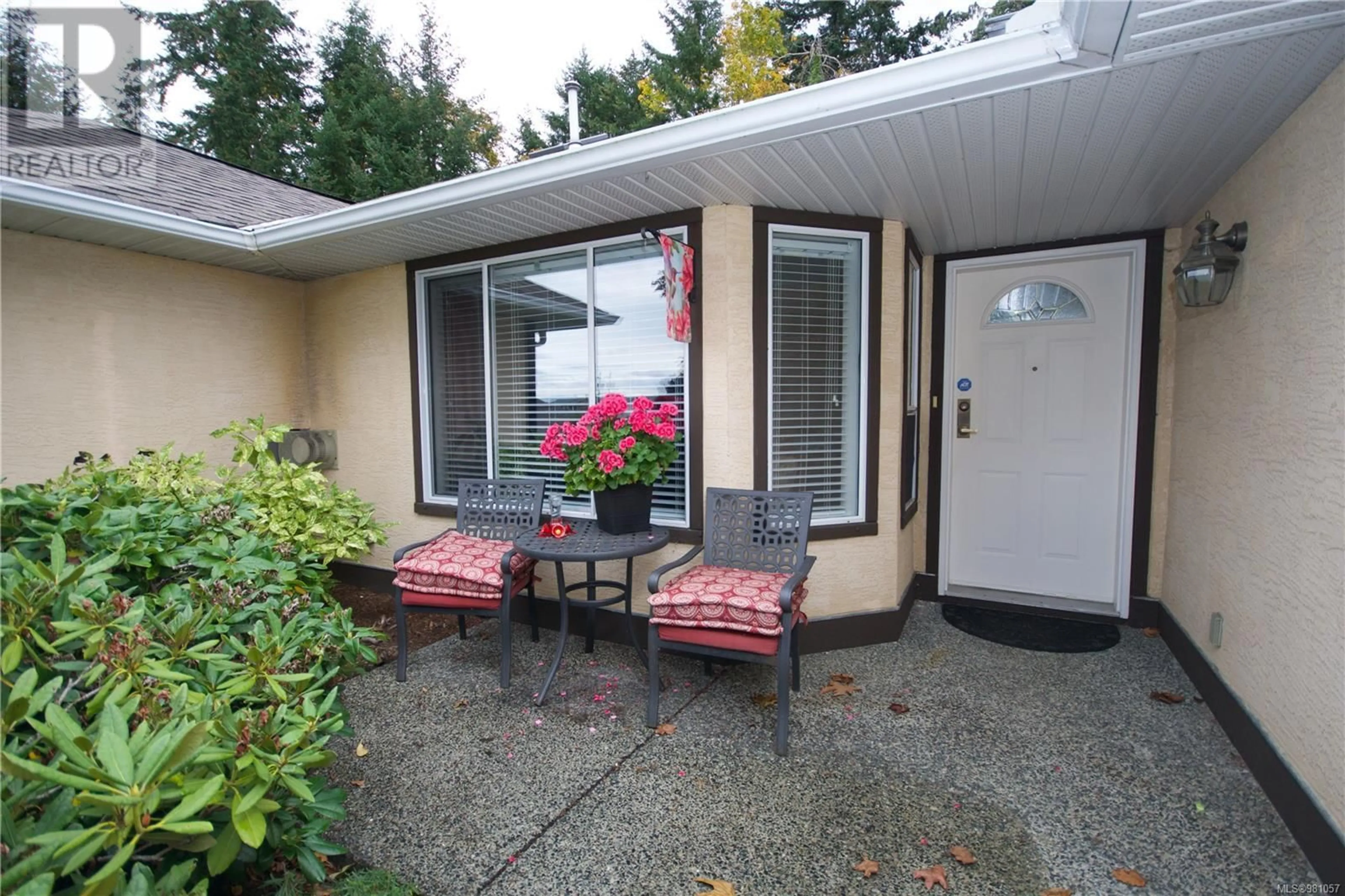 Patio, cottage for 32 454 Morison Ave, Parksville British Columbia V9P2M6