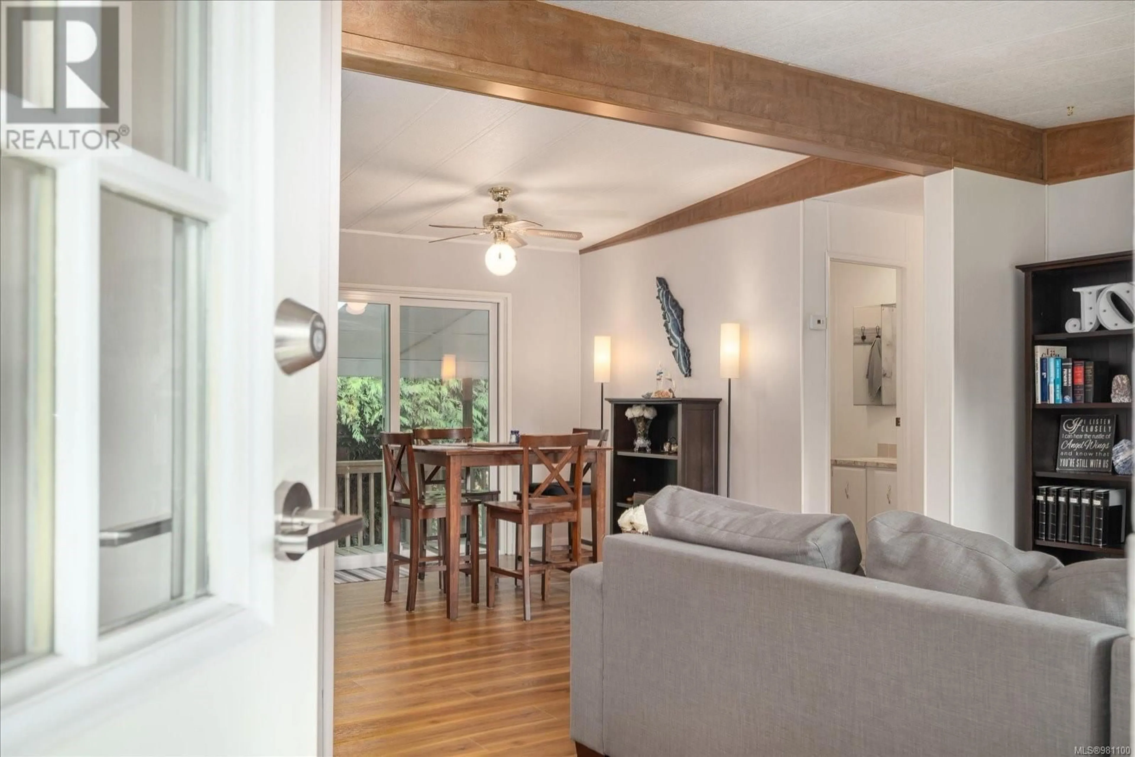 Living room, wood floors for 6913 Eastwind Dr, Lantzville British Columbia V0R2H0