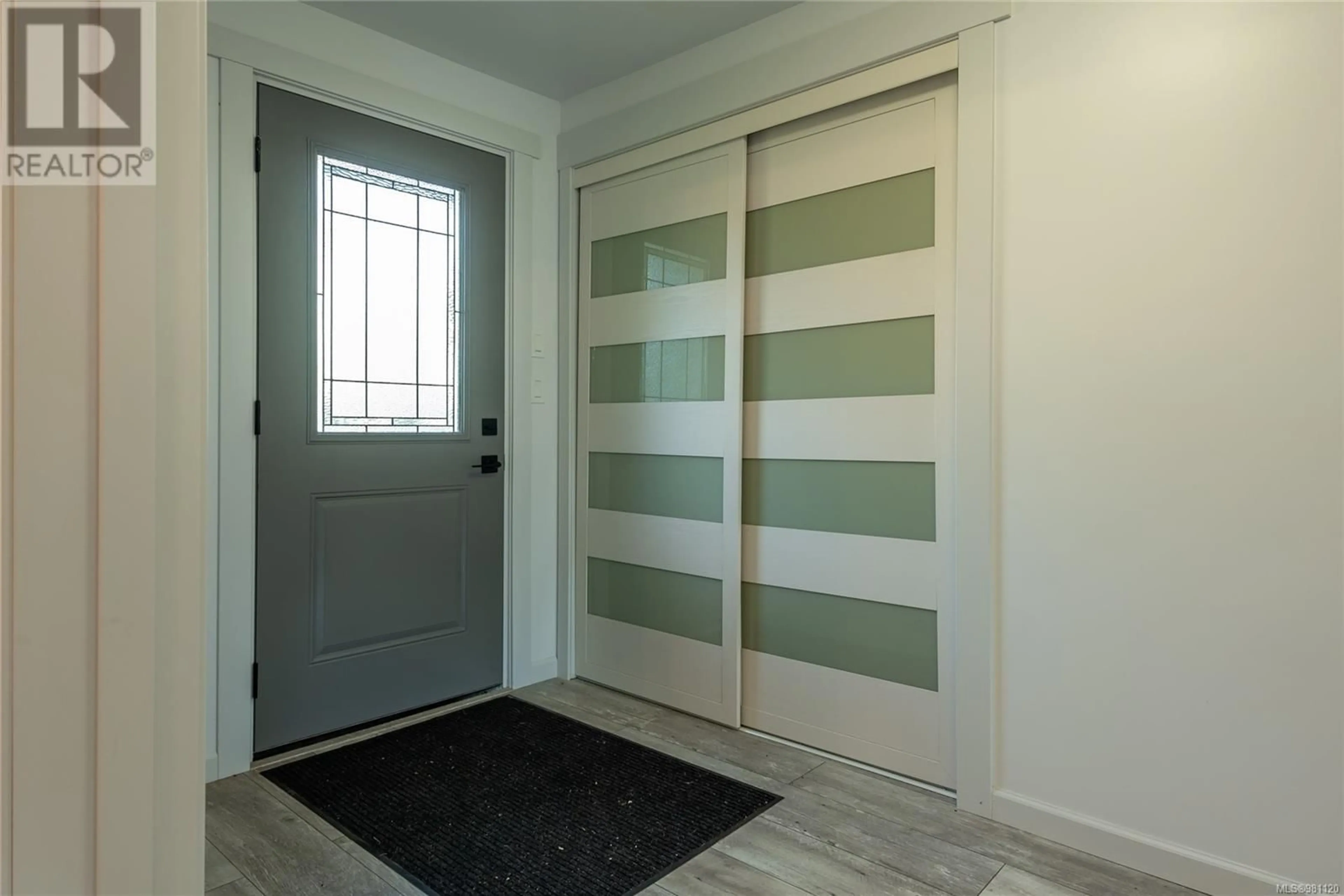 Indoor entryway for 494 HILCHEY ROAD, Campbell River British Columbia V9W1R1