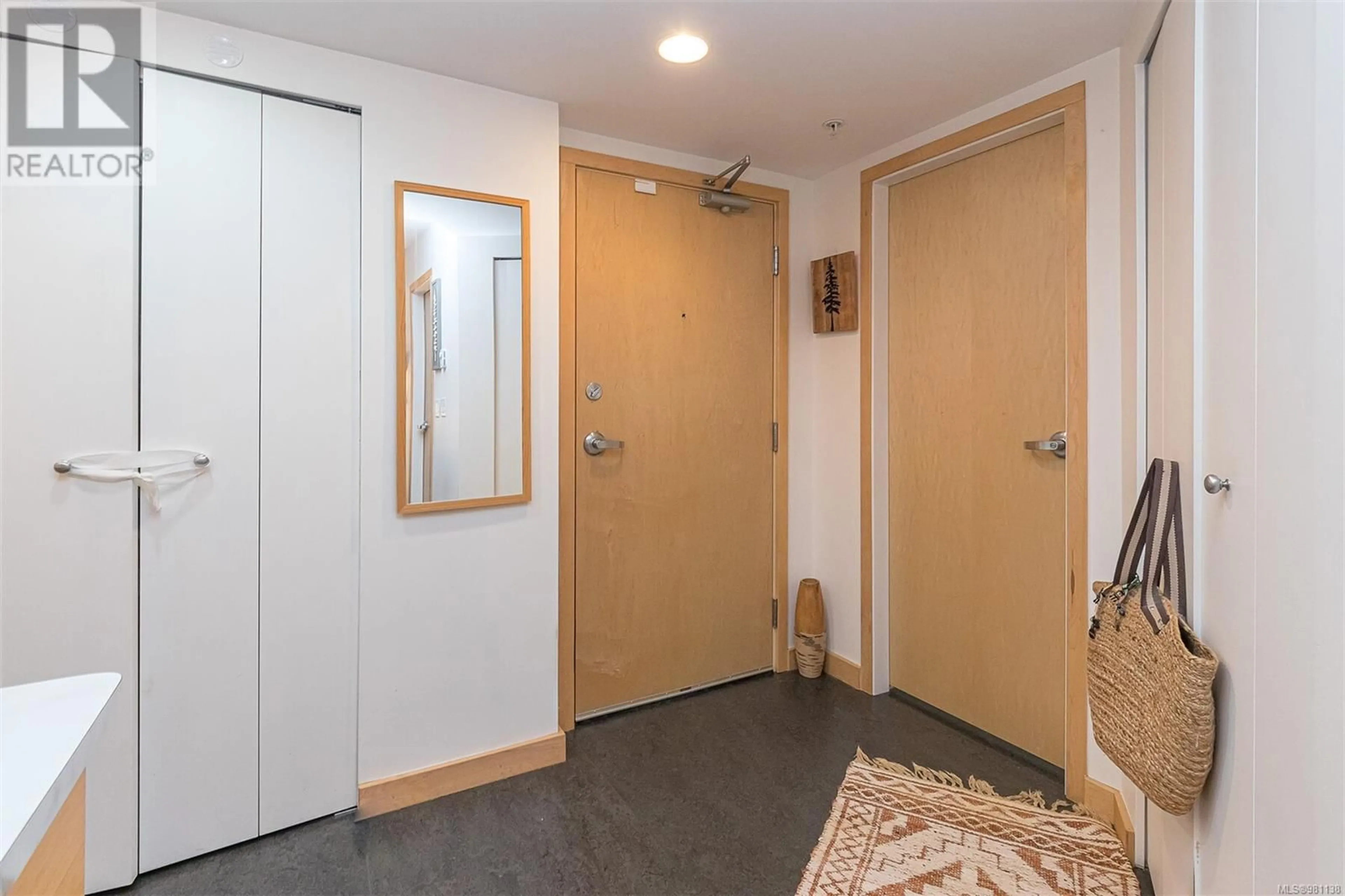 Indoor entryway, unknown floor for 205 787 Tyee Rd, Victoria British Columbia V9A7R5