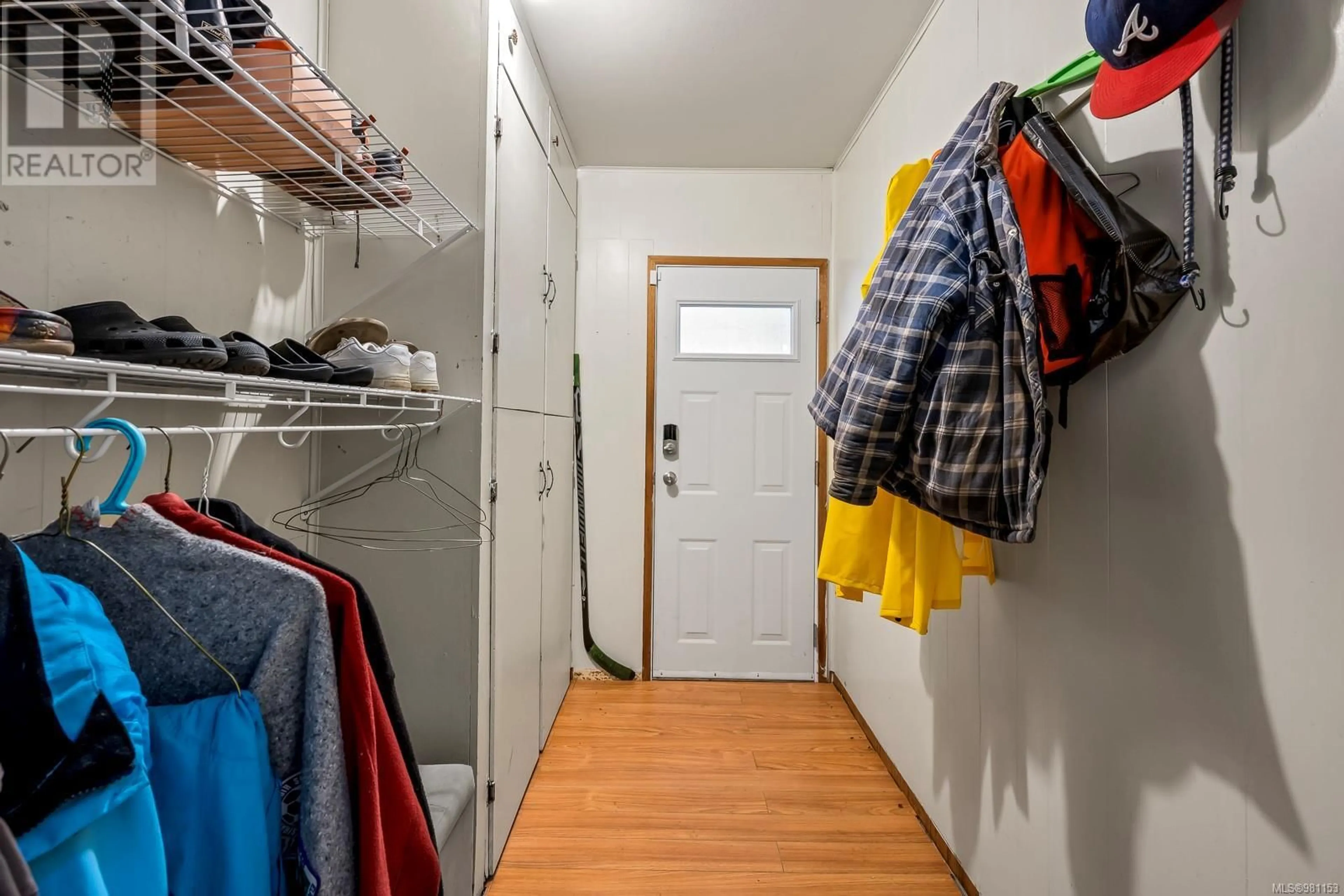 Storage room or clothes room or walk-in closet for 2114 McKenzie Ave, Comox British Columbia V9M1M7