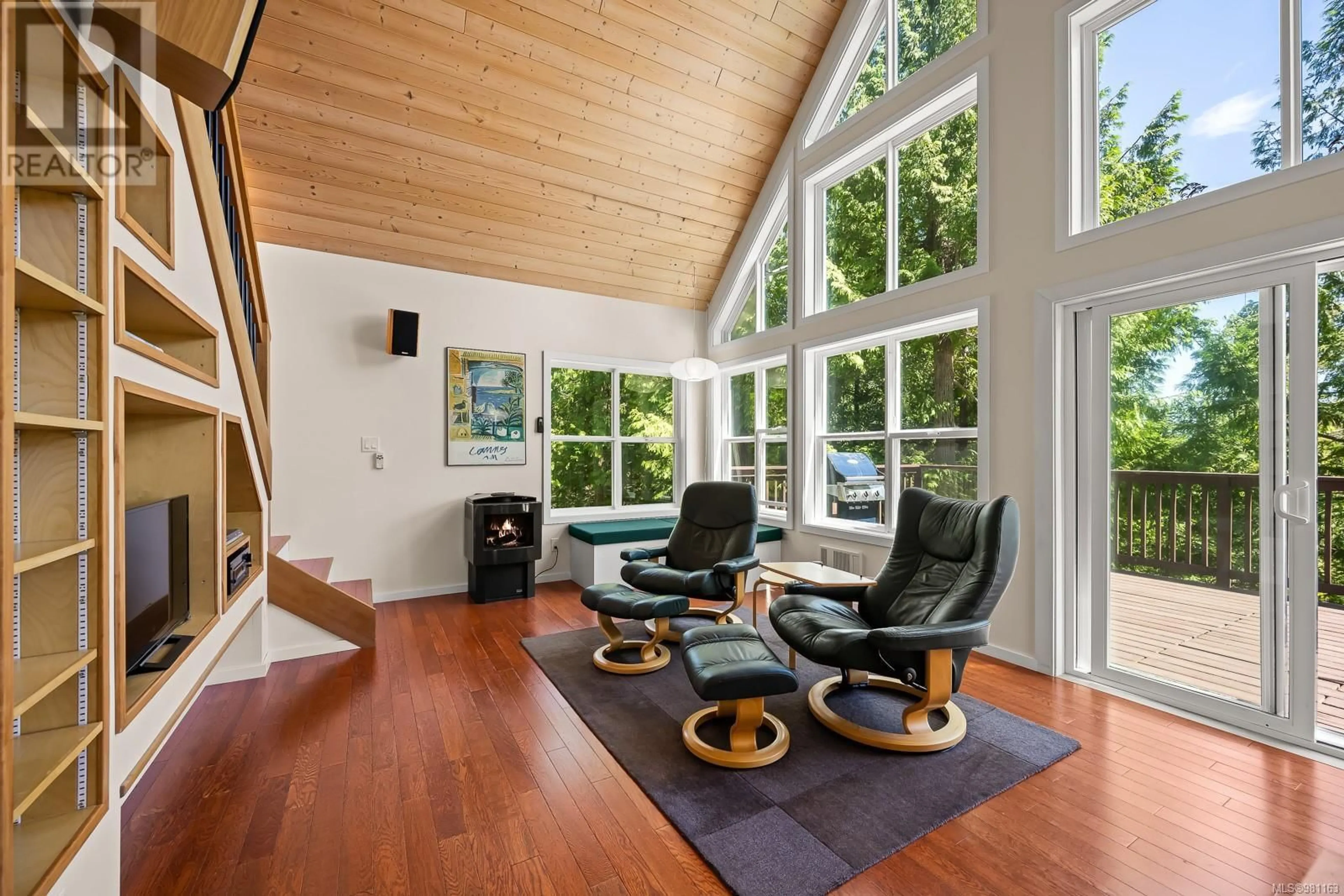 Living room, wood floors for 264 Yakka Way, Cortes Island British Columbia V0P1Z0