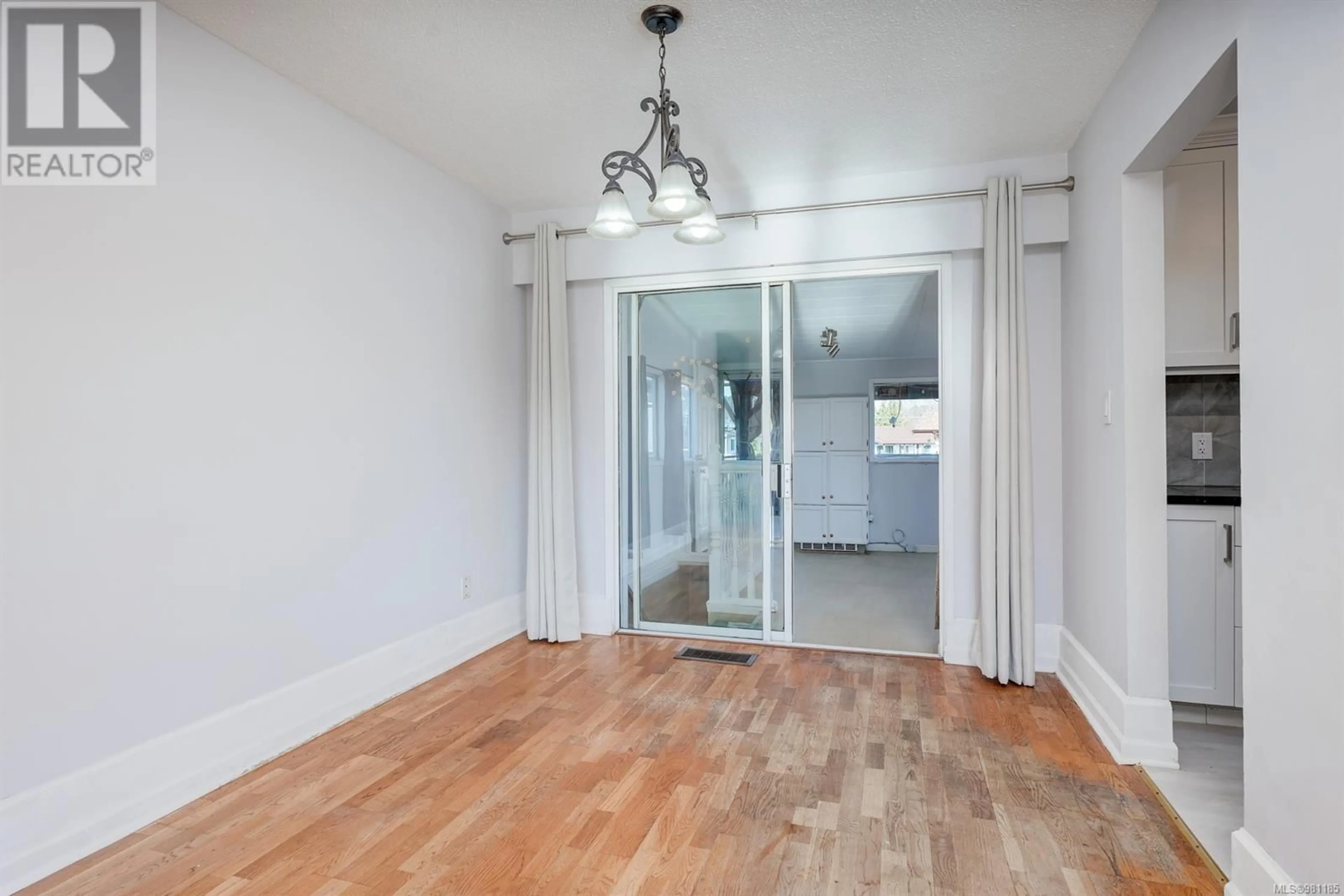 A pic of a room, wood floors for 252 Seafield Rd, Colwood British Columbia V9C1S6