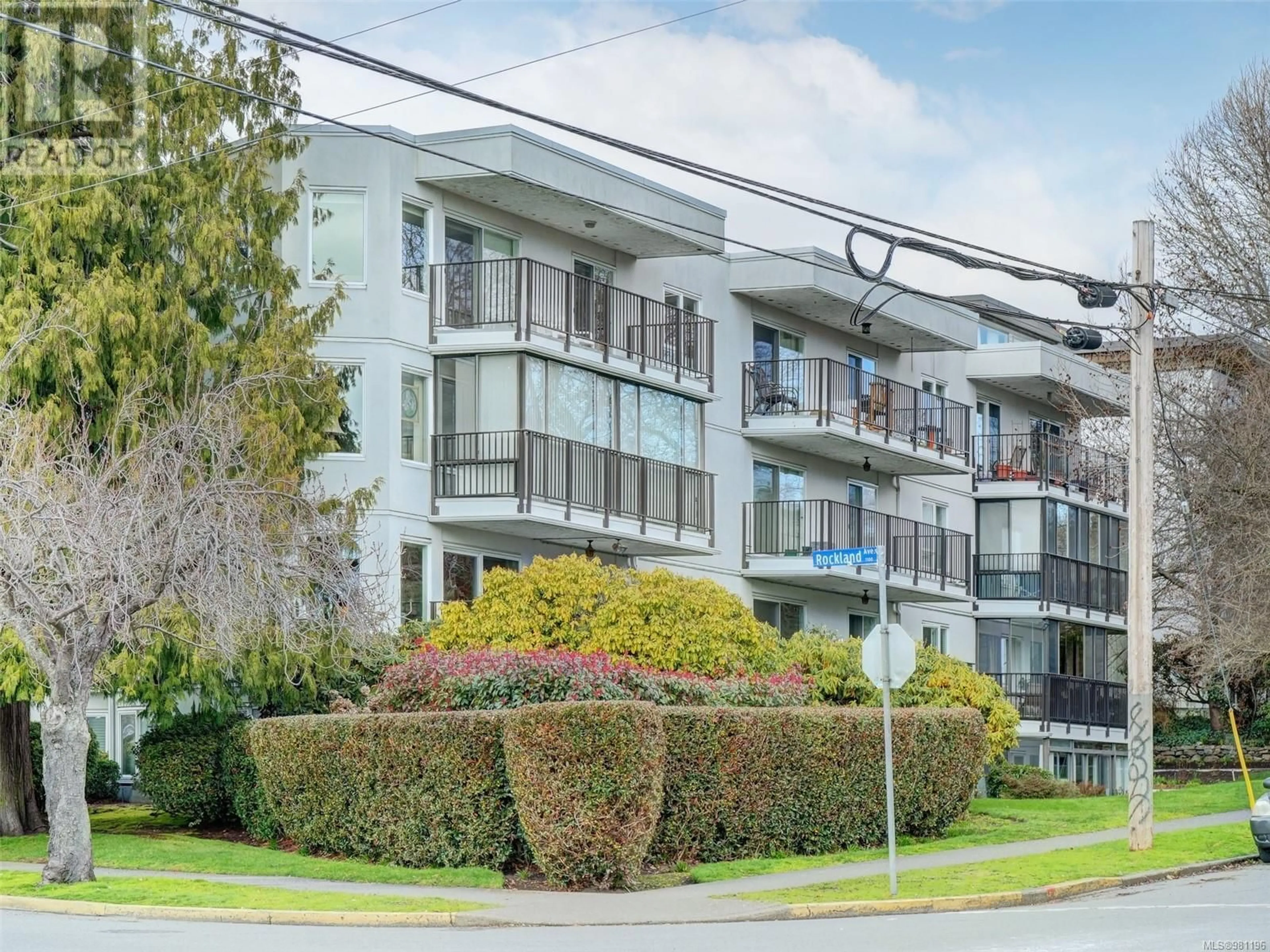 A pic from exterior of the house or condo, the street view for 401 1170 Rockland Ave, Victoria British Columbia V8V3H7