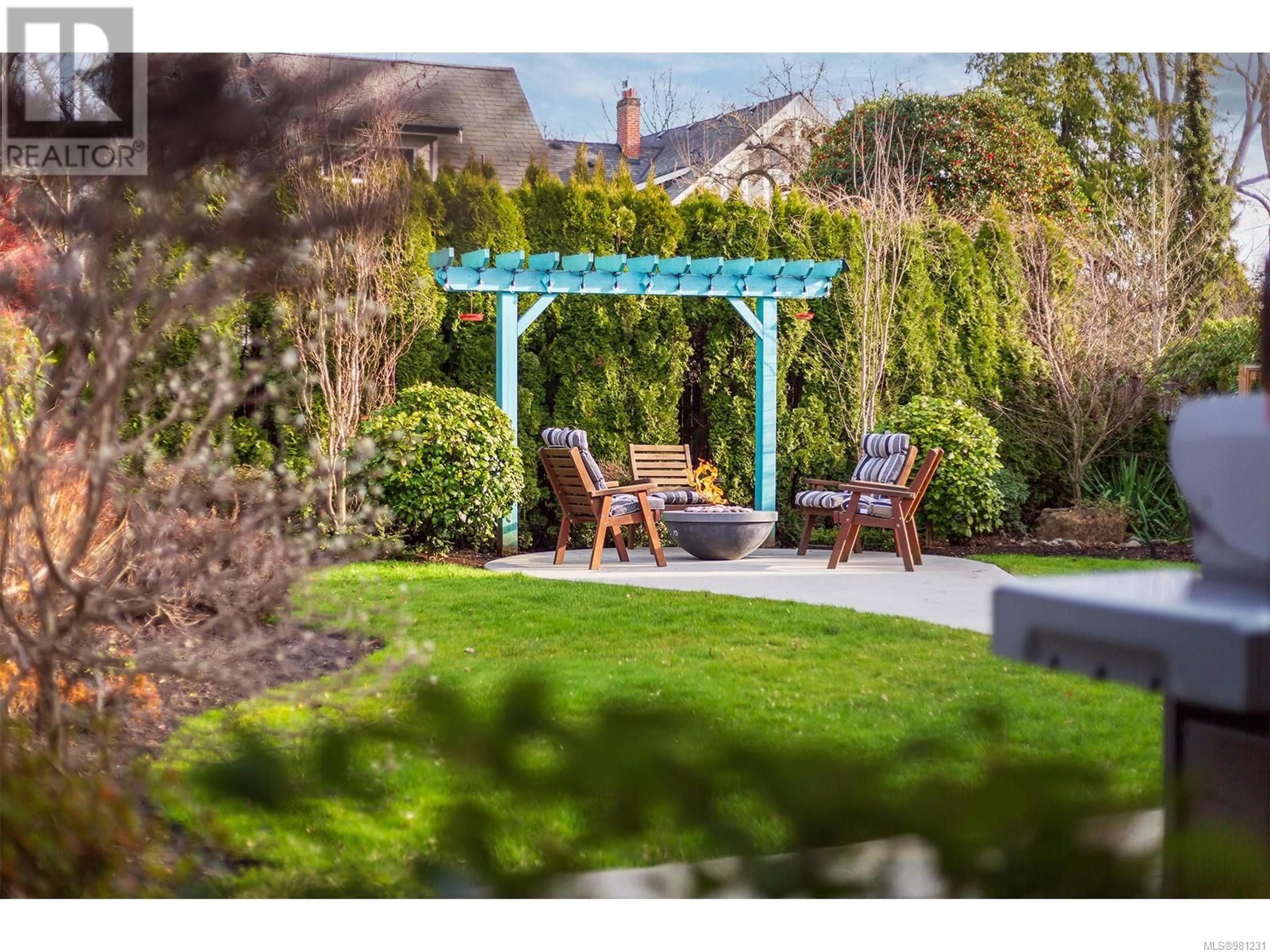 Patio, street for 1029 Joan Cres, Victoria British Columbia V8S3L3