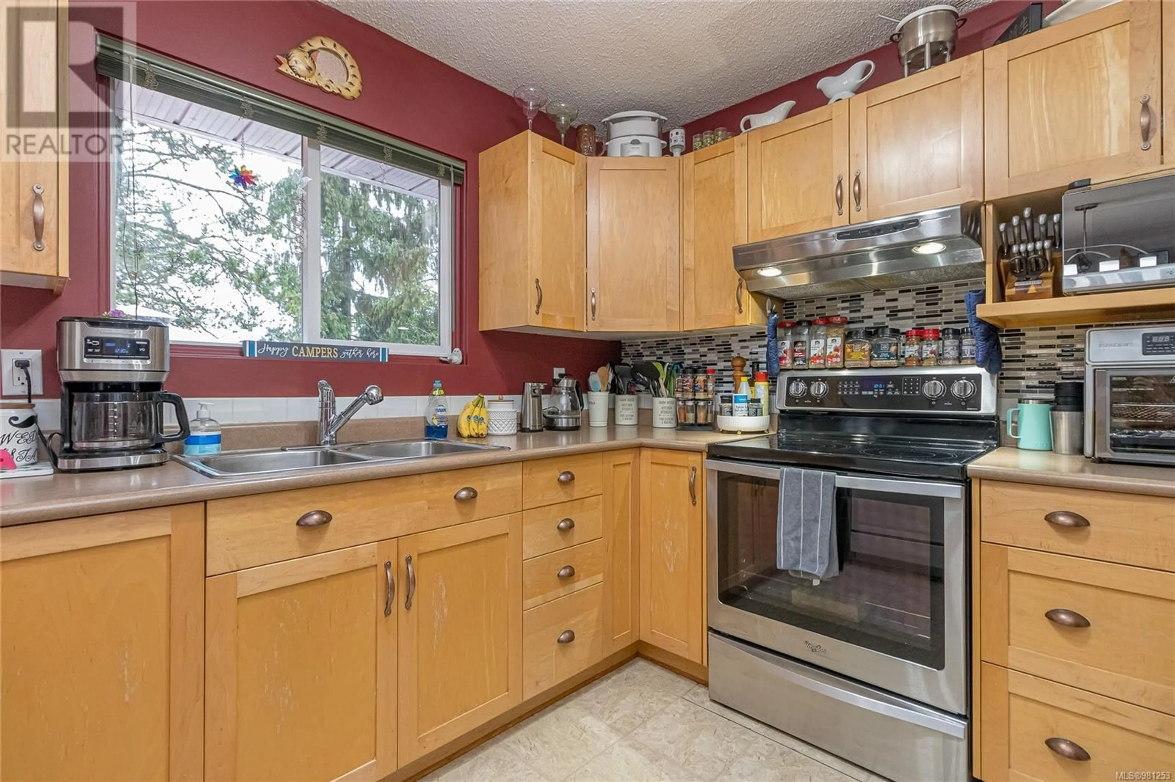 Standard kitchen, unknown for 502 Ninth St, Nanaimo British Columbia V9R1A7