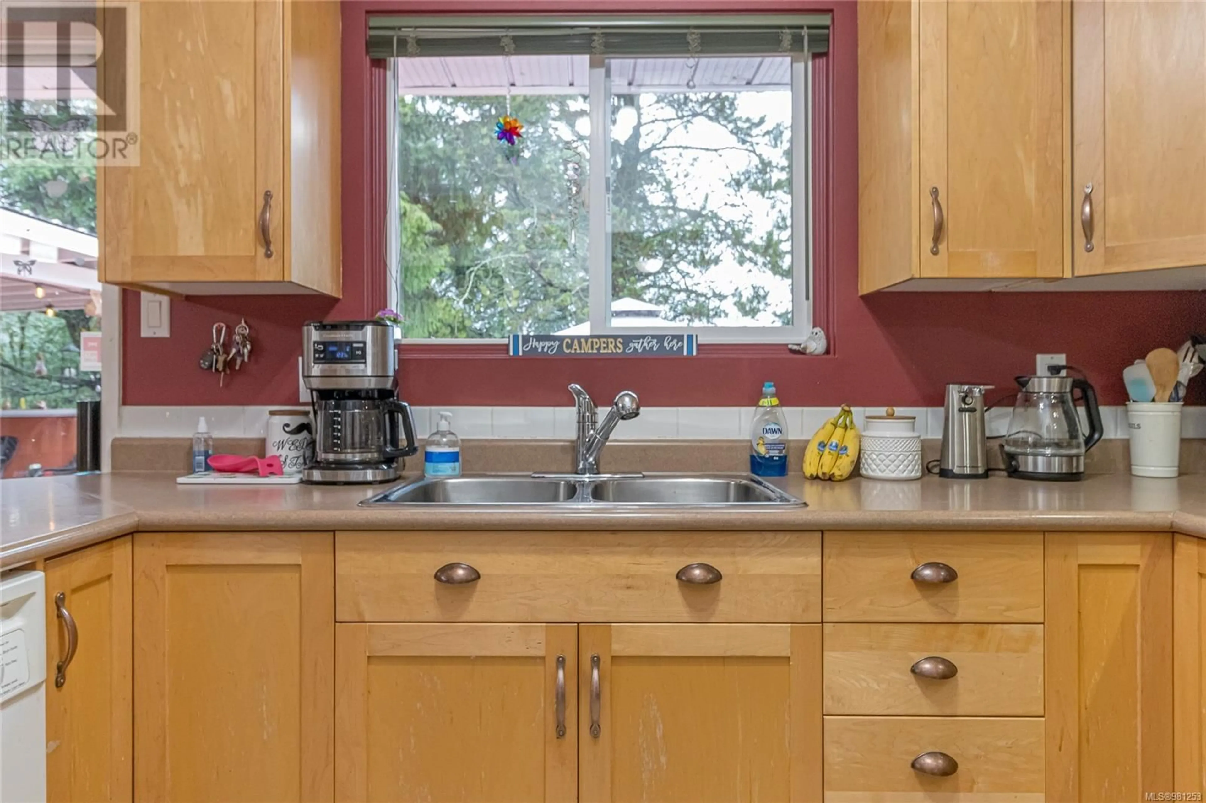 Standard kitchen, unknown for 502 Ninth St, Nanaimo British Columbia V9R1A7