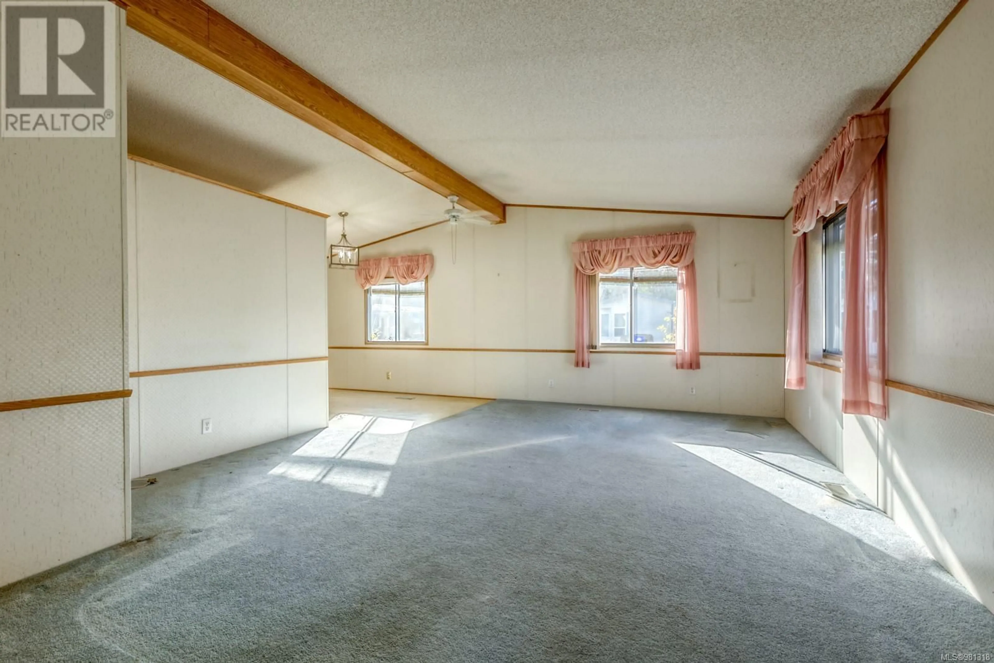 Other indoor space, cement floor for 23 2140 20th St, Courtenay British Columbia V9N2G6