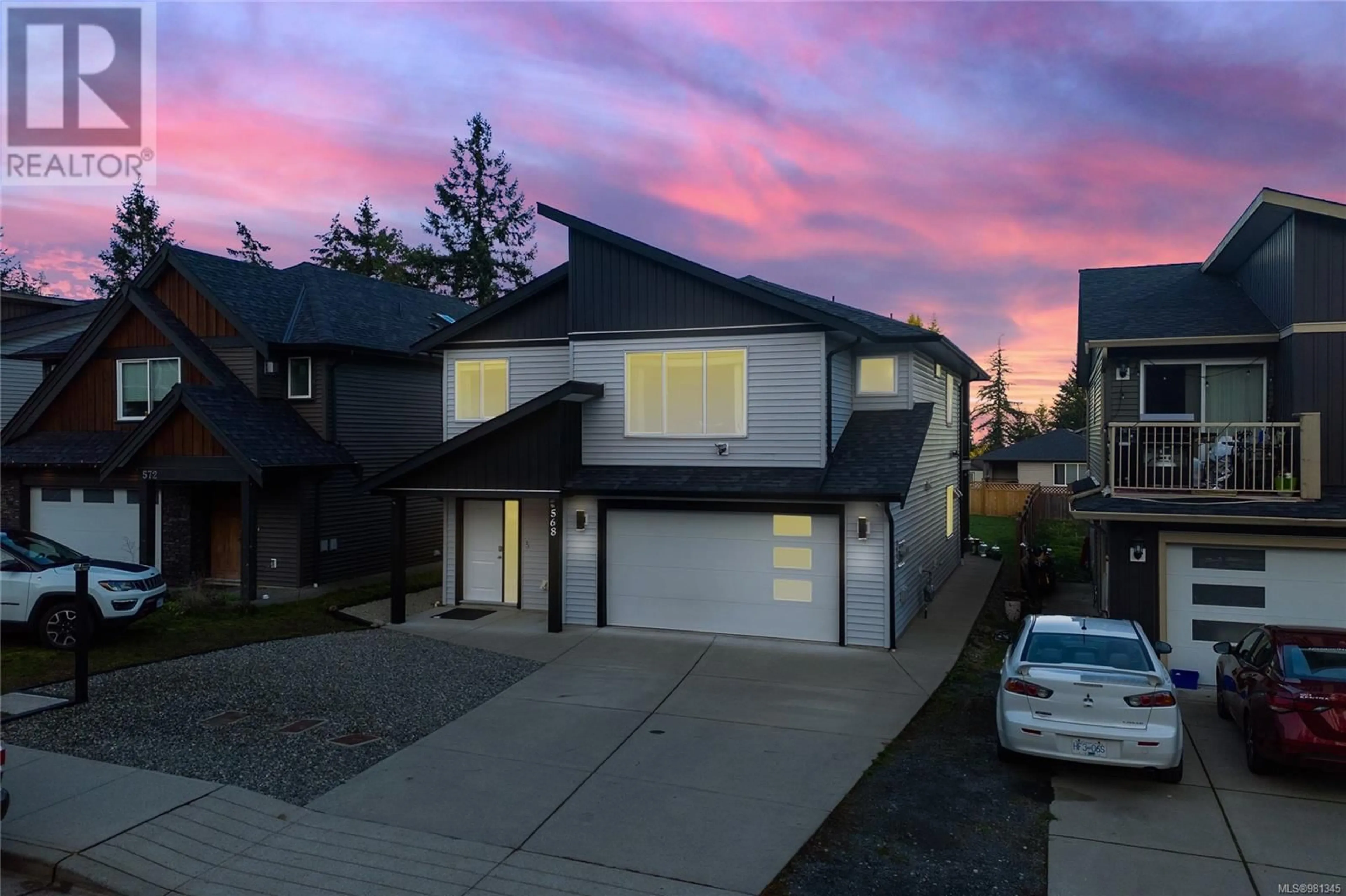 A pic from outside/outdoor area/front of a property/back of a property/a pic from drone, street for 568 Marisa St, Nanaimo British Columbia V9R0H5