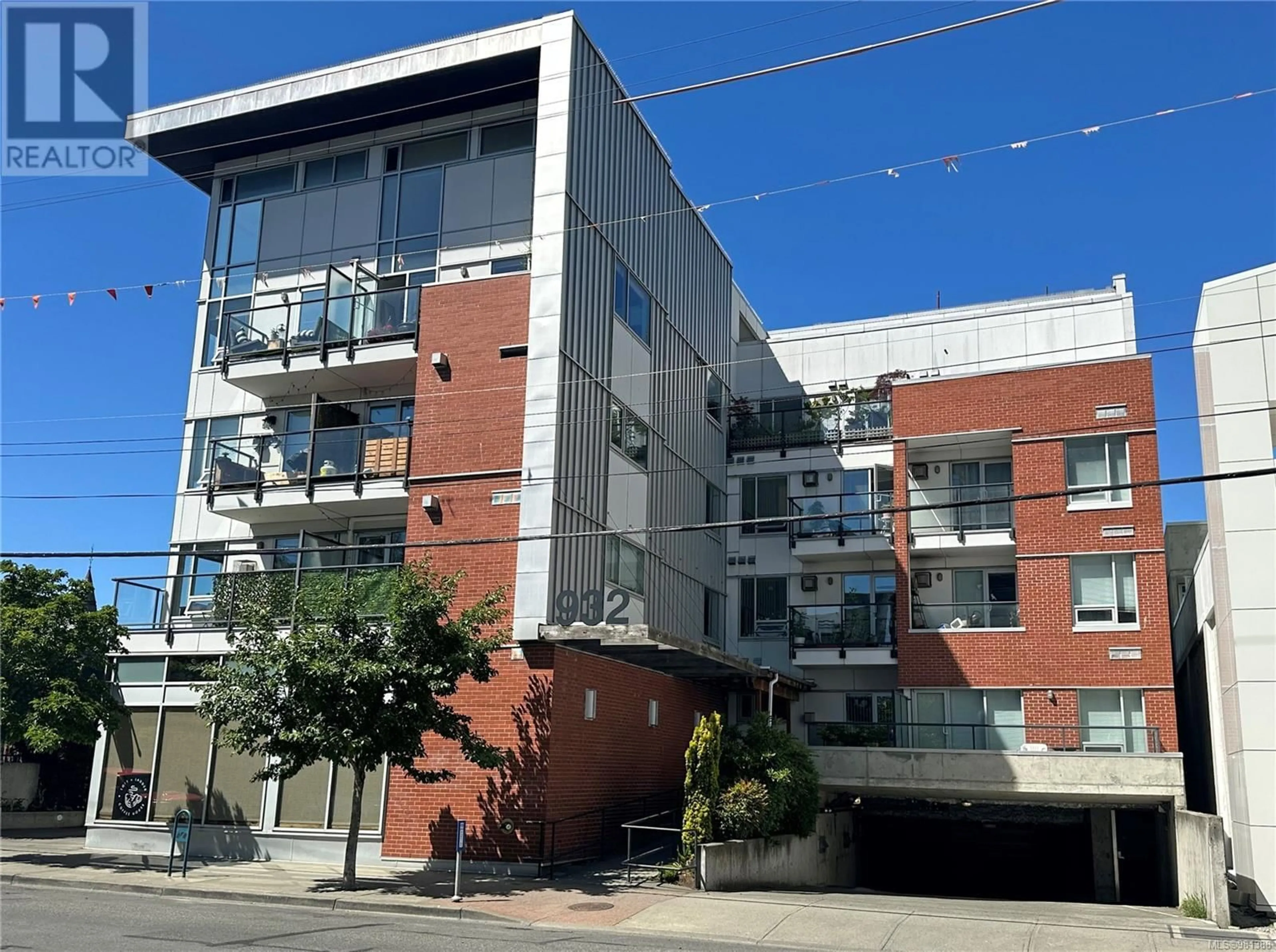 A pic from exterior of the house or condo, the front or back of building for 206 932 Johnson St, Victoria British Columbia V8V3W3