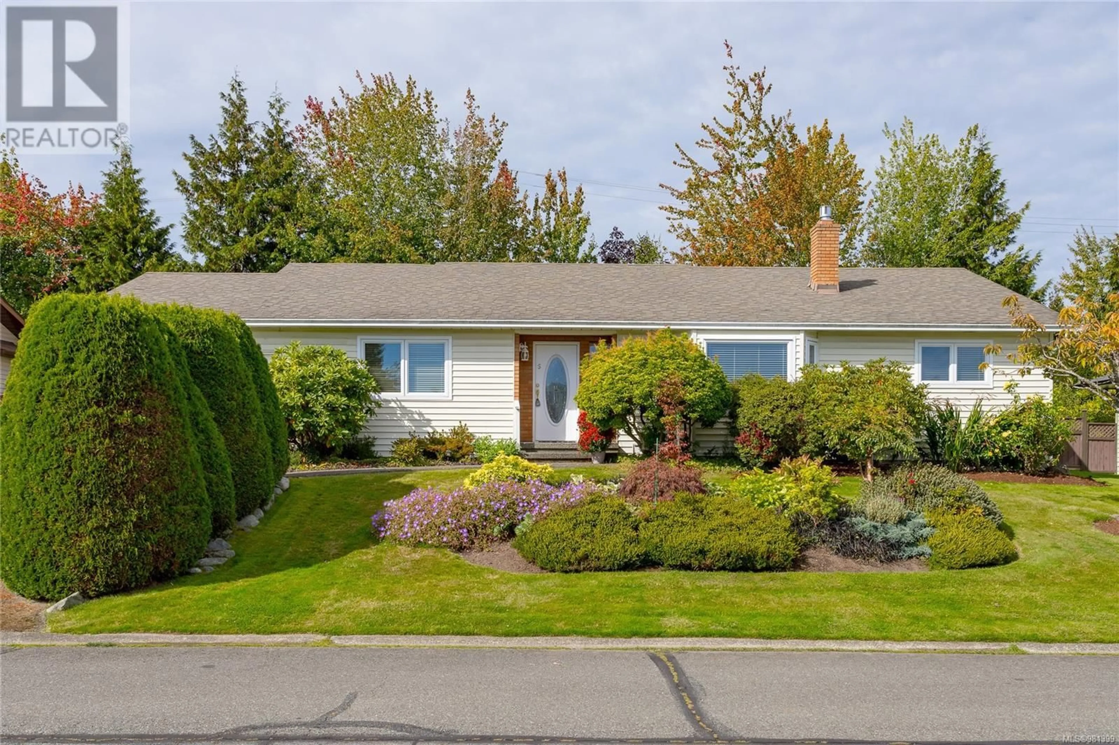 Frontside or backside of a home, the street view for 6 2558 Ferguson Rd, Central Saanich British Columbia V8M1V7