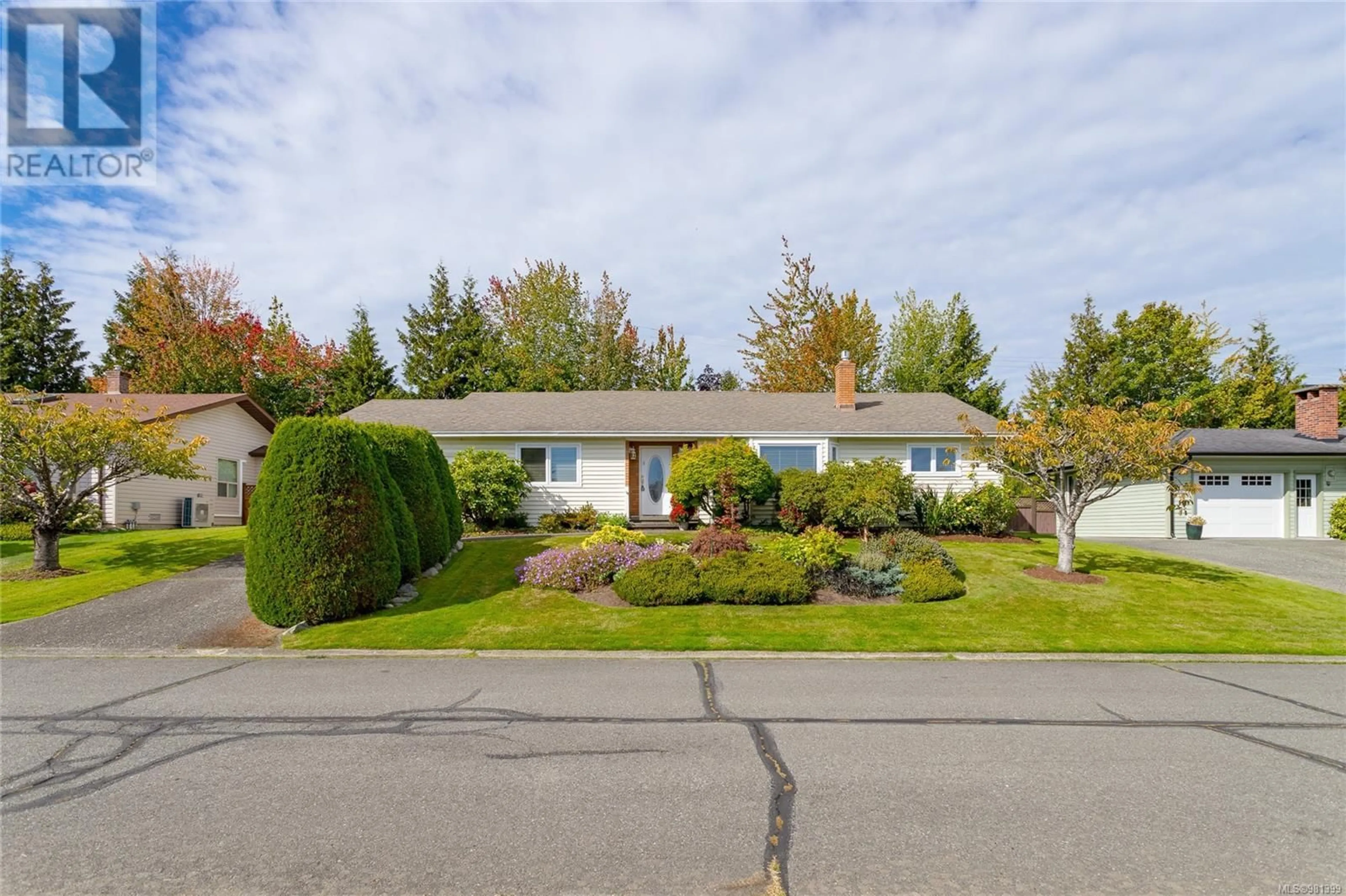 Frontside or backside of a home, the street view for 6 2558 Ferguson Rd, Central Saanich British Columbia V8M1V7