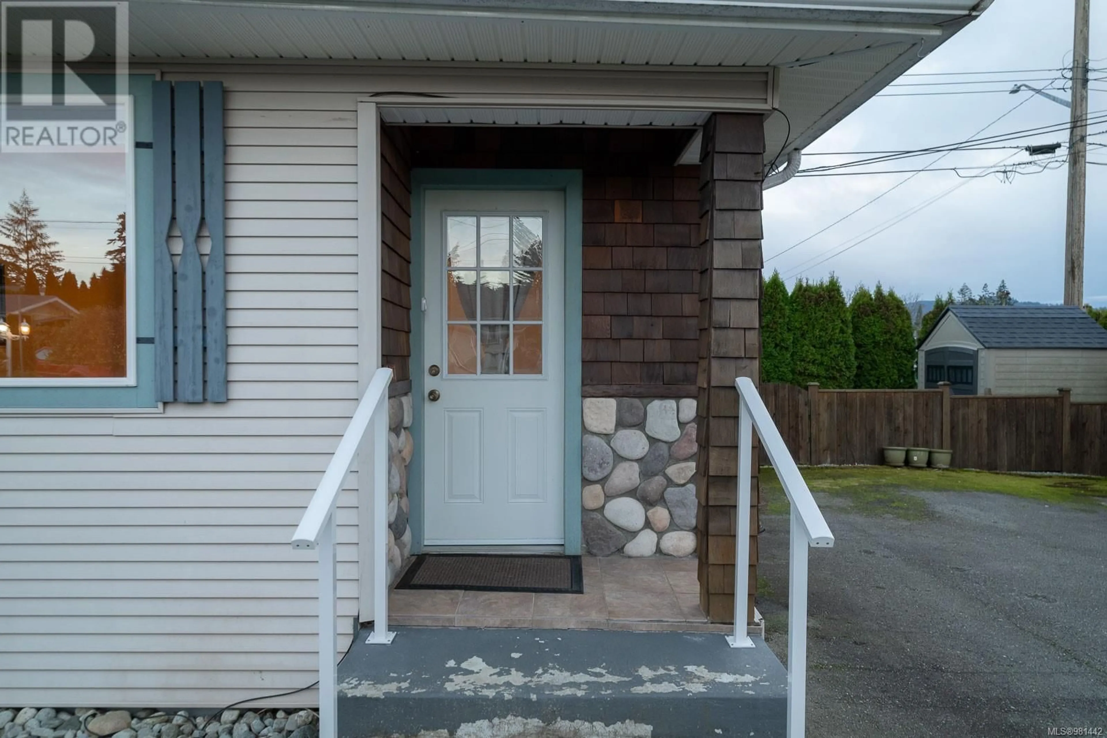 A pic from exterior of the house or condo, cottage for 4911 Gordon Ave, Port Alberni British Columbia V9Y6T3