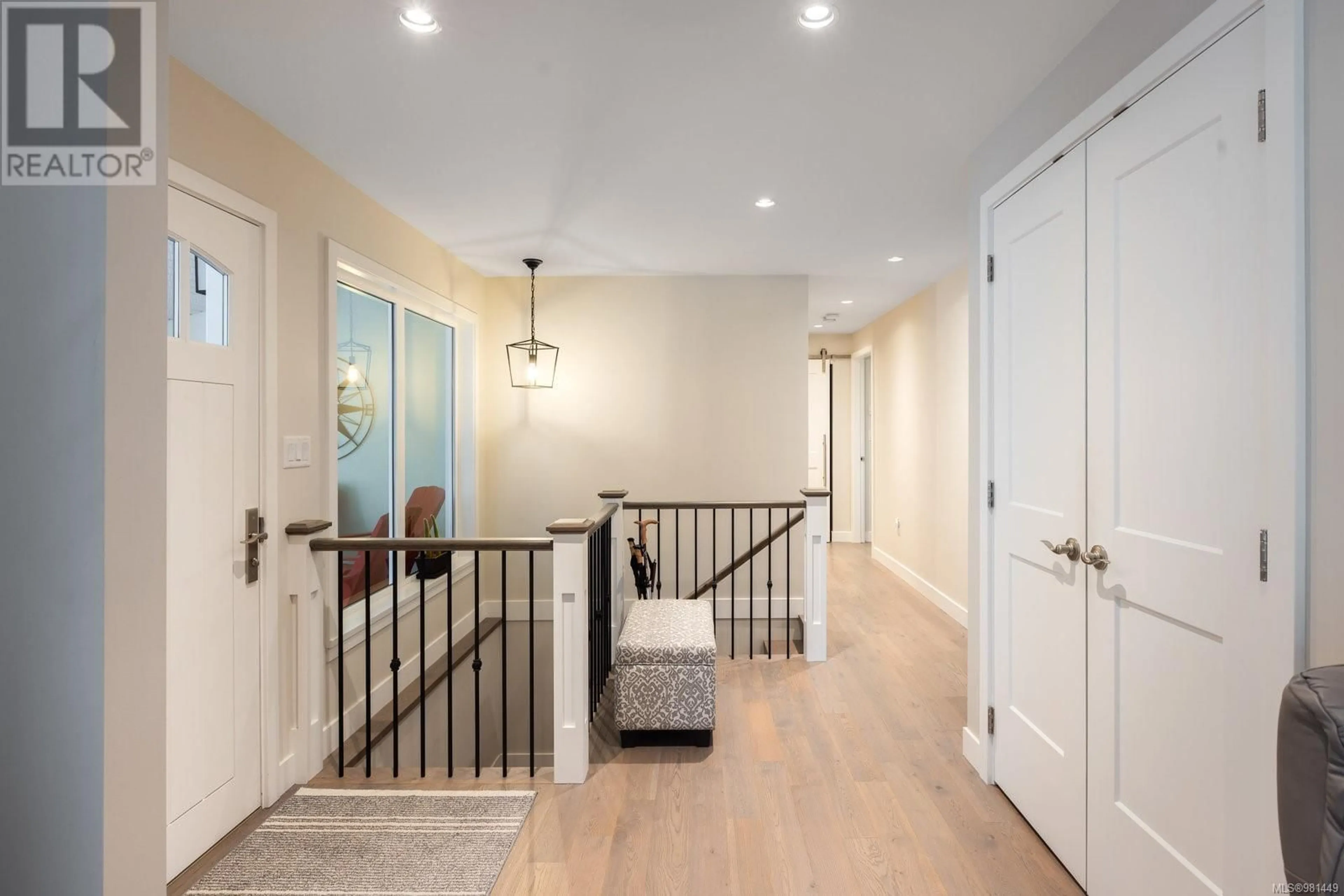 Indoor entryway, wood floors for 1936 Llewellyn Pl, North Saanich British Columbia V8L1G5