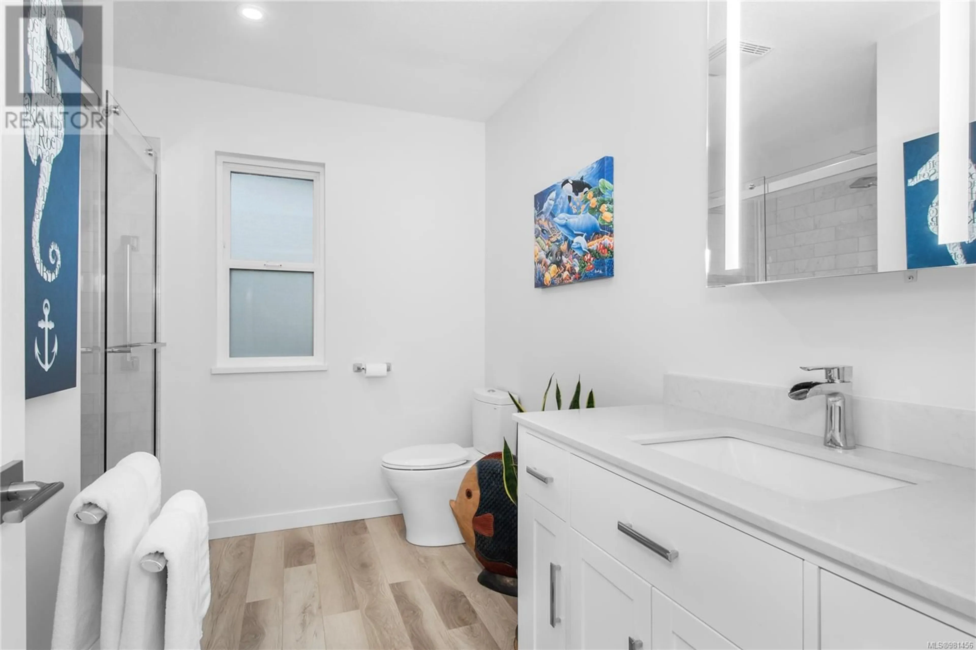 Standard bathroom, ceramic/tile floor for 2098 ALBEA Rd, Campbell River British Columbia V9W6T4