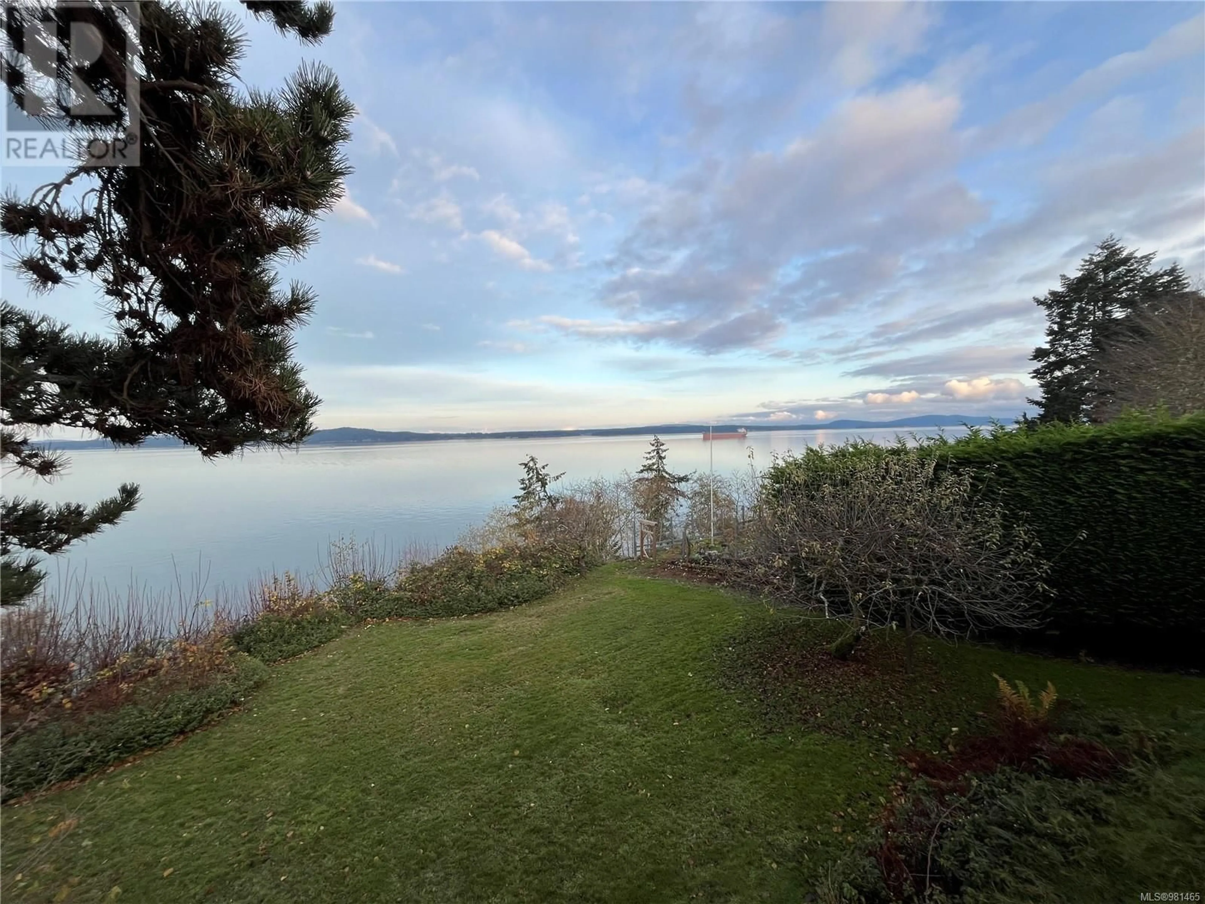 A pic from exterior of the house or condo, the view of lake or river for 3640 Seaview Cres, Saltair British Columbia V0R1K1