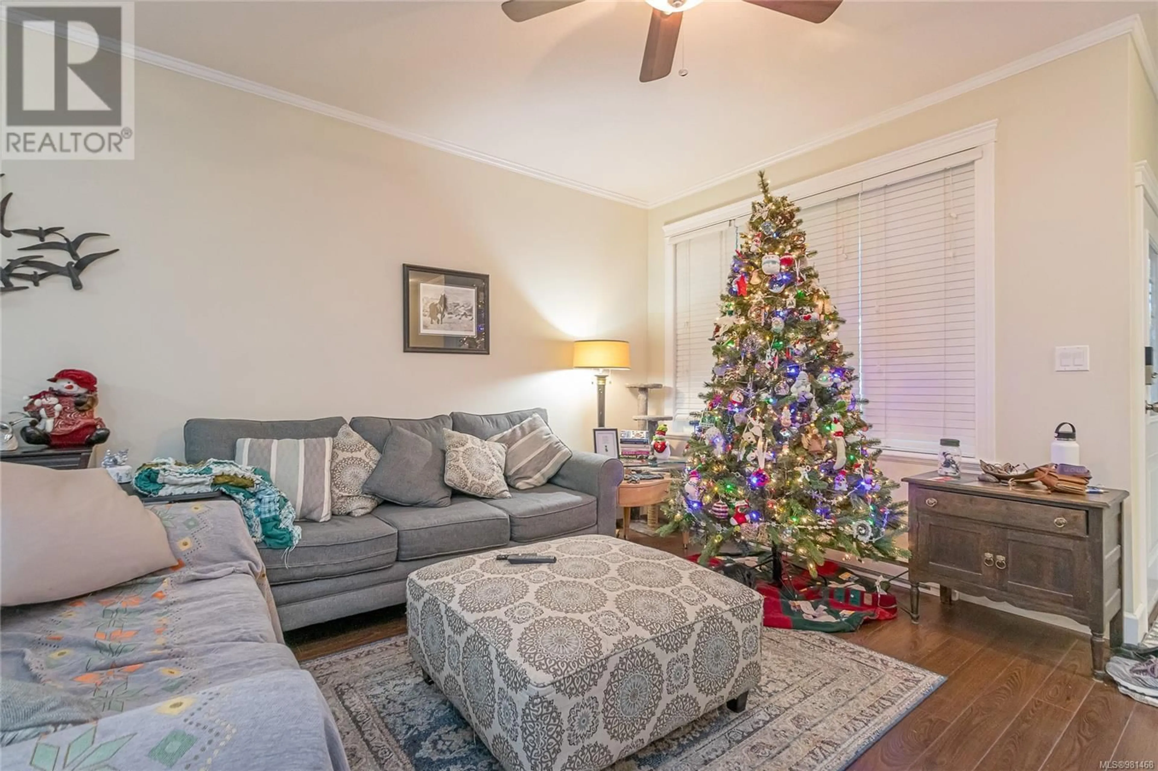 Living room with furniture, unknown for 2 - 730 JUBILEE STREET, Duncan British Columbia V9L1X8
