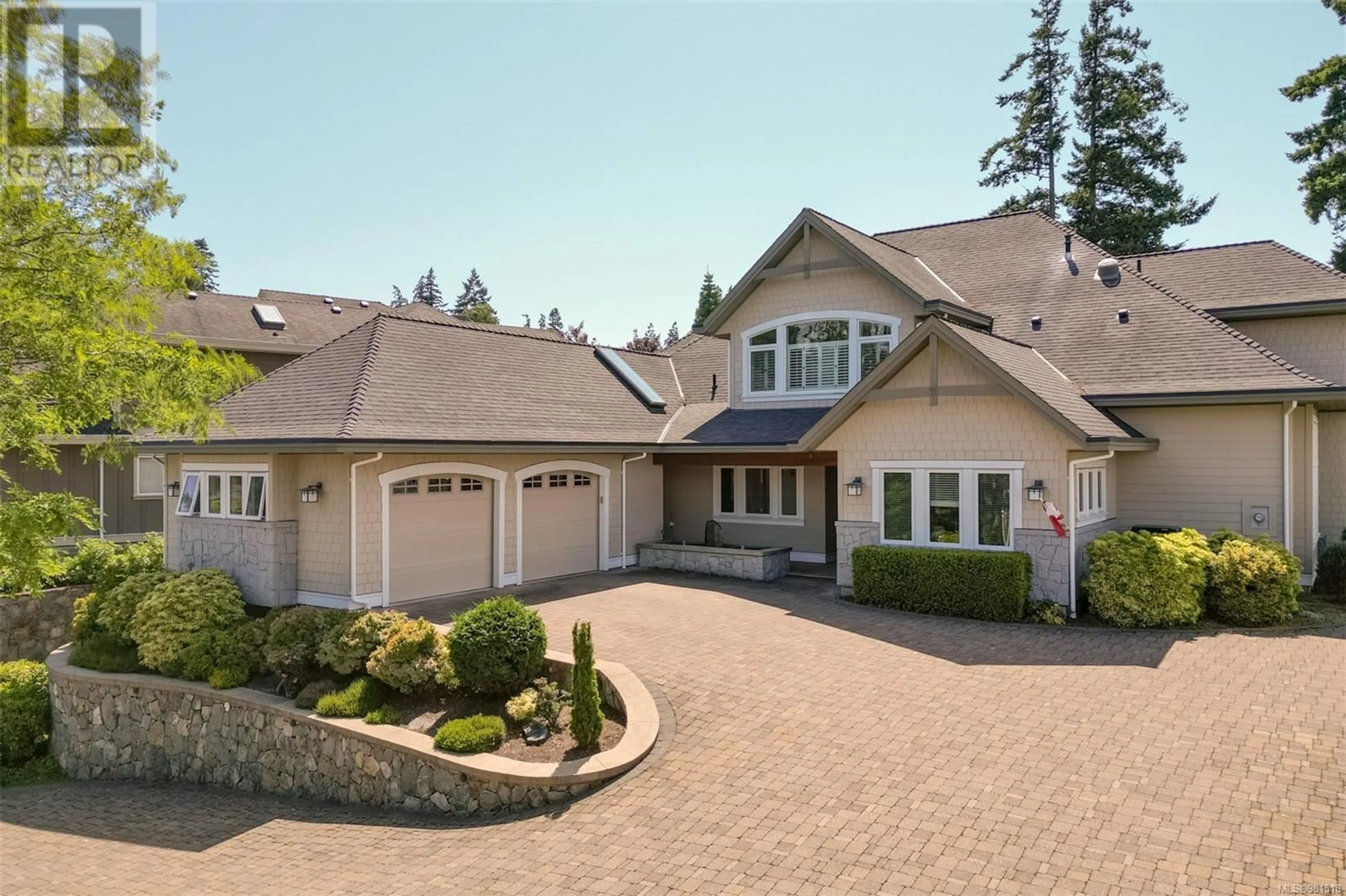 Frontside or backside of a home, cottage for 2024 Troon Crt, Langford British Columbia V9B6R6