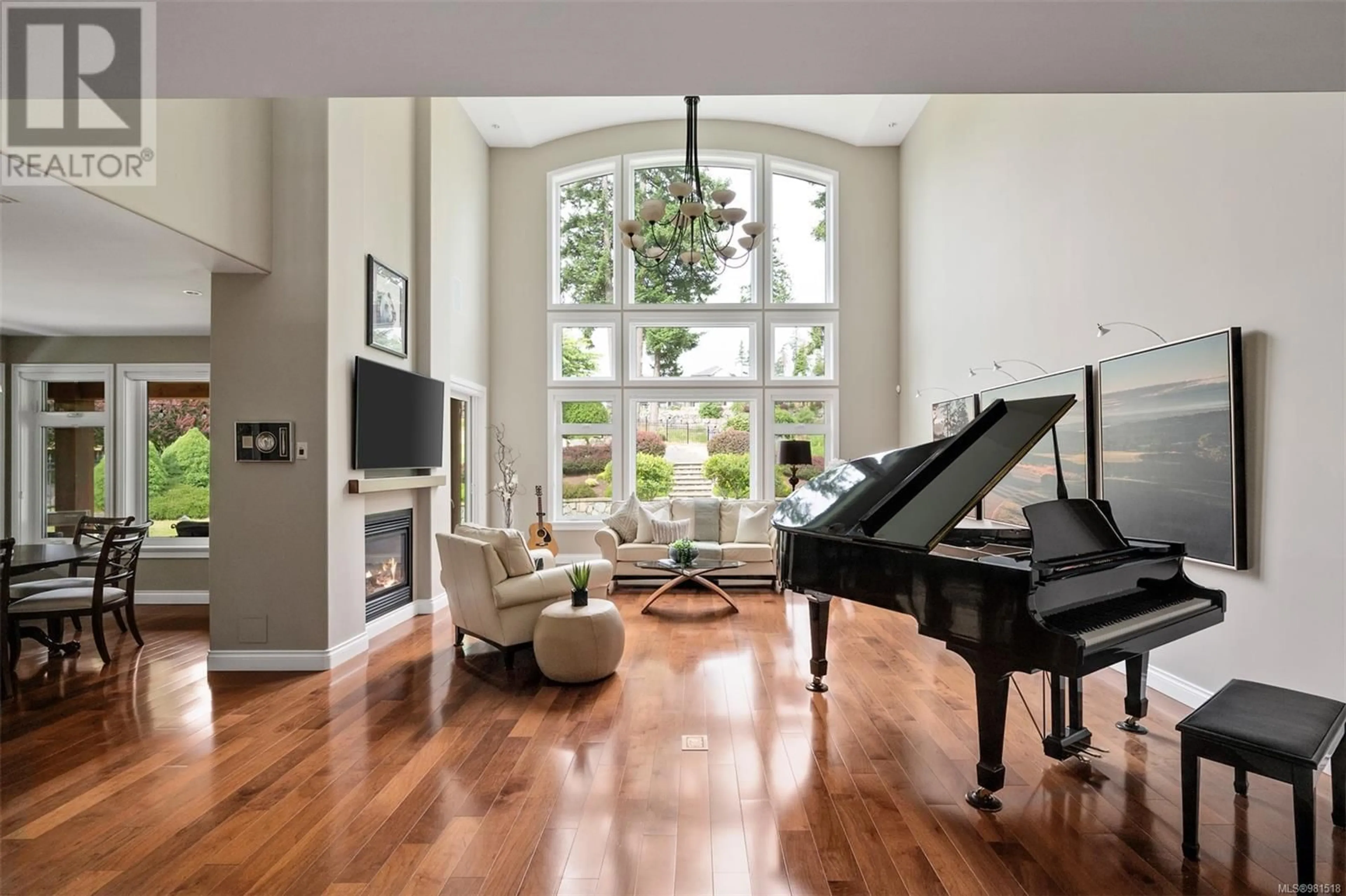 Living room, wood floors for 2024 Troon Crt, Langford British Columbia V9B6R6