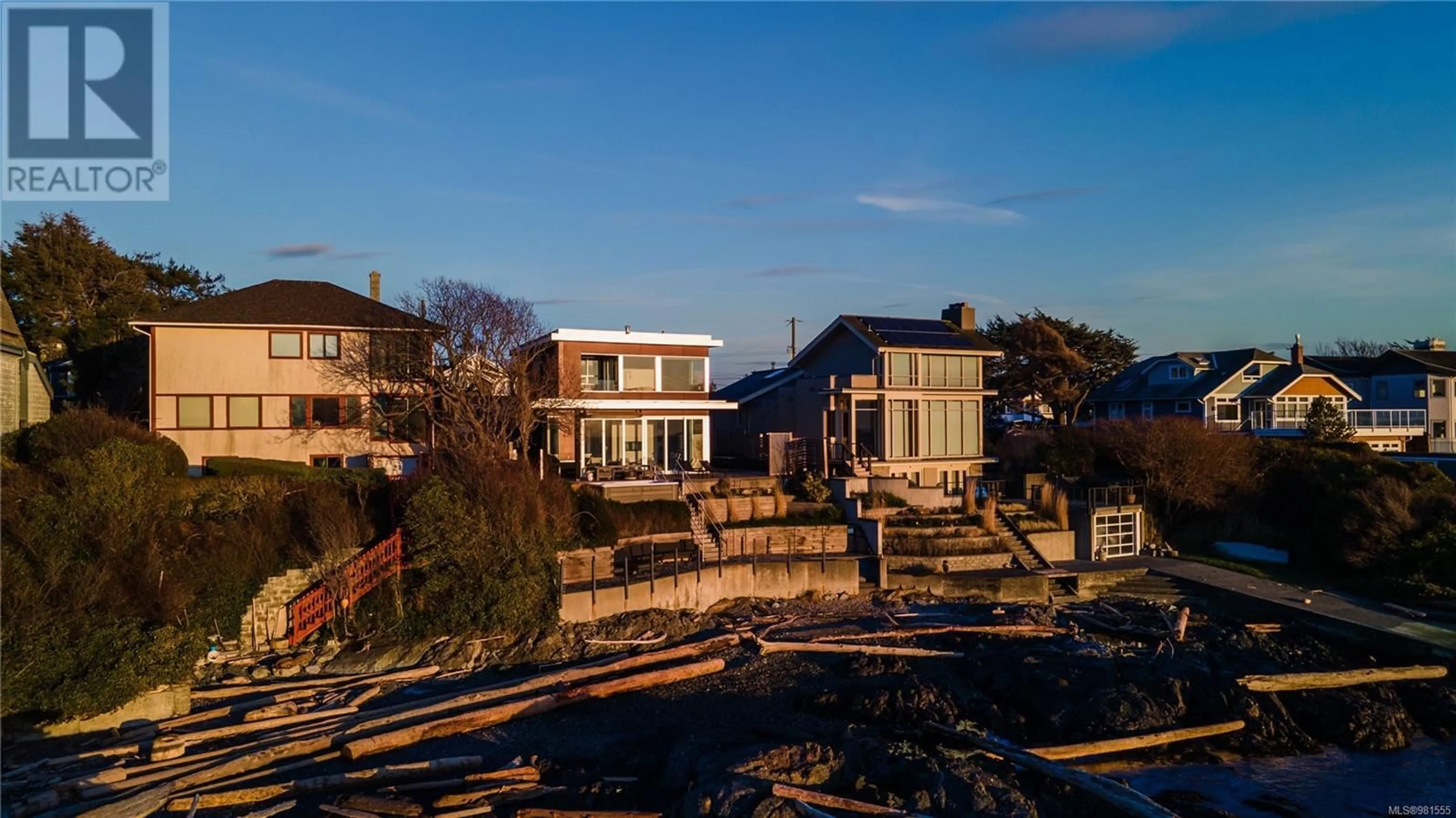 A pic from exterior of the house or condo, the fenced backyard for 2086 Marne St, Oak Bay British Columbia V8S4J8