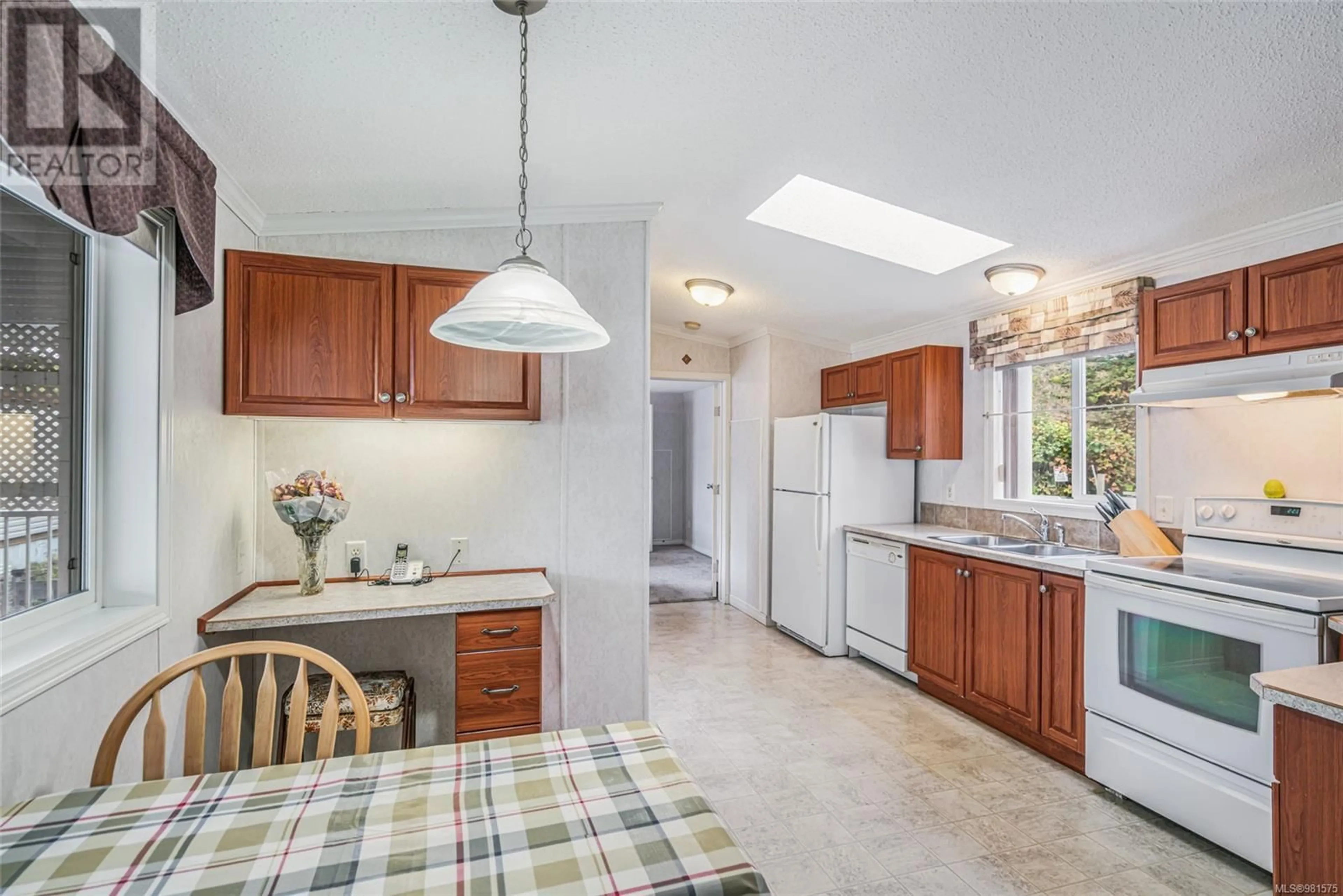 Standard kitchen, ceramic floors, cottage for 18 6245 Metral Dr, Nanaimo British Columbia V9T6P8