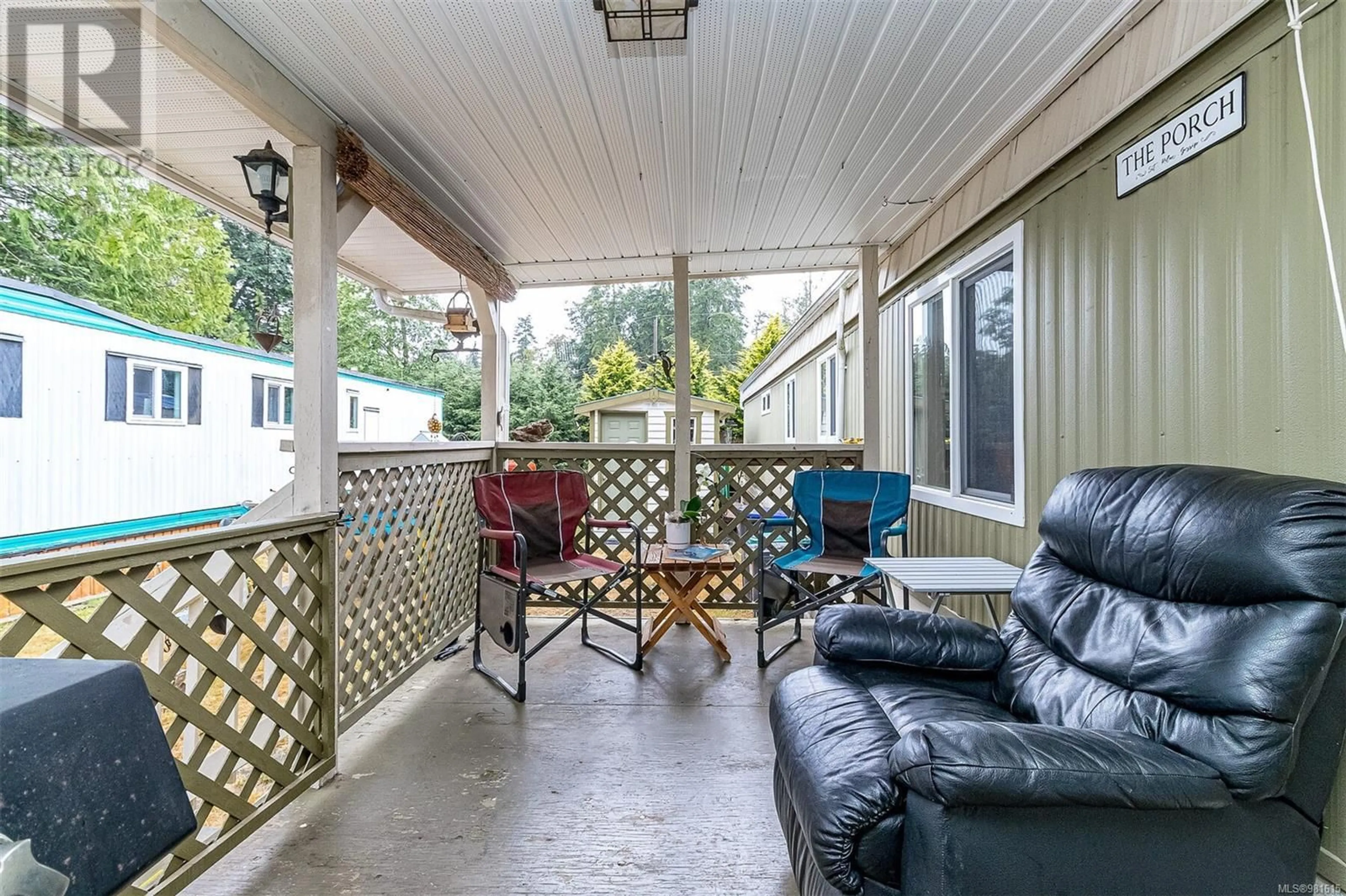 Patio, cottage for 12 6350 Island Hwy W, Qualicum Beach British Columbia V9K2E5