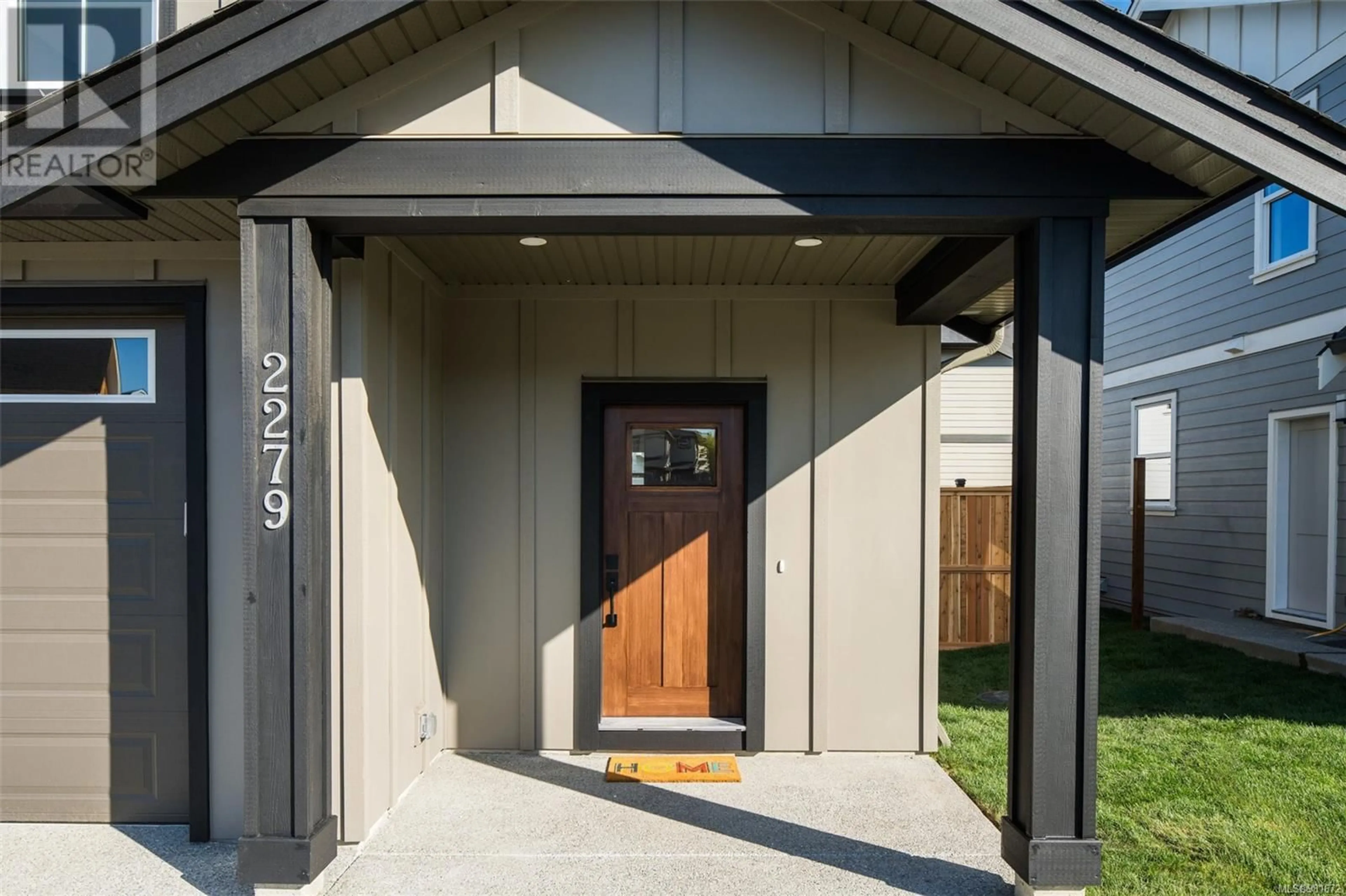 Indoor entryway, cement floor for 2279 Evelyn Lane, Sooke British Columbia V9Z0W3