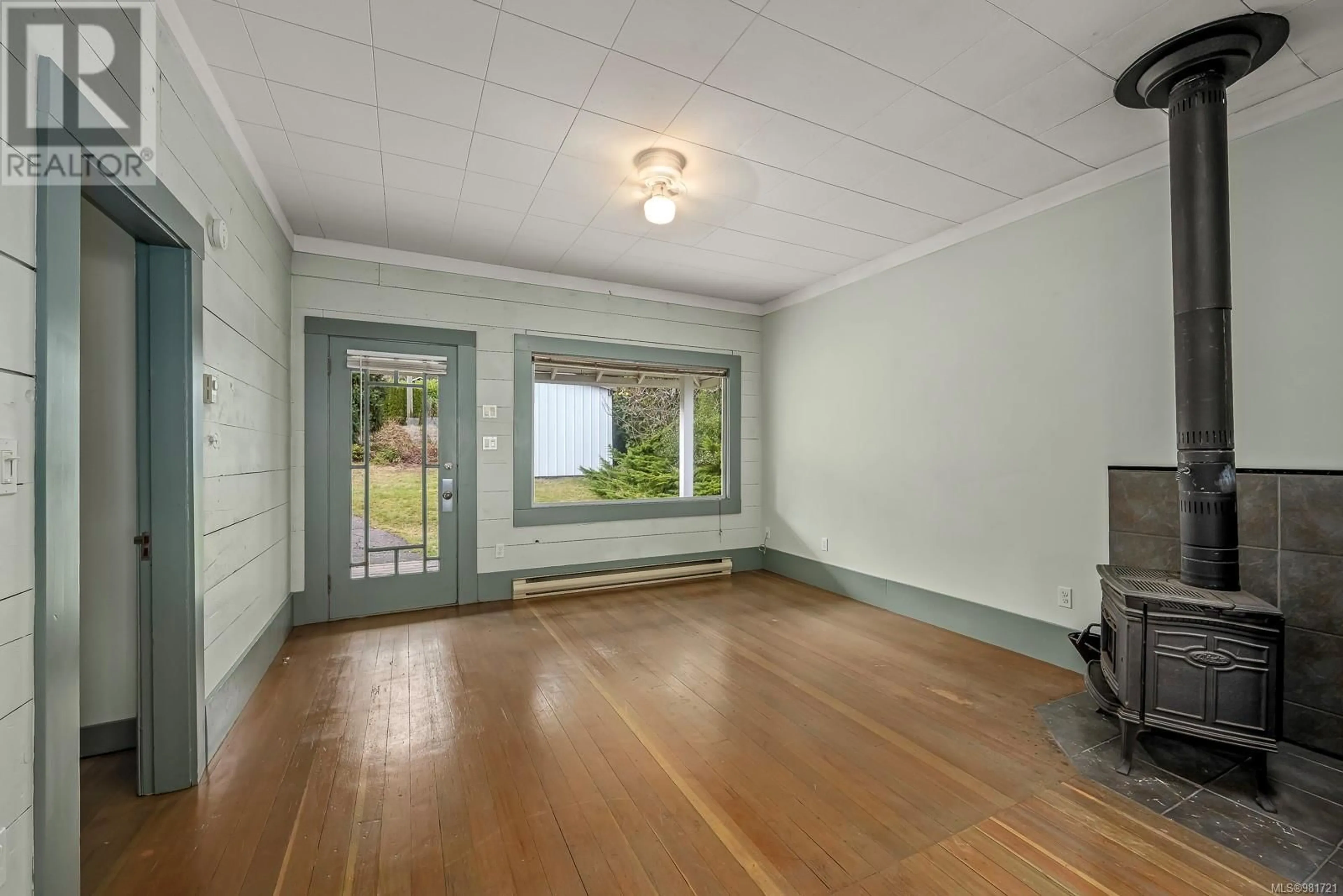 A pic of a room for 5642 ISLAND HIGHWAY SOUTH, Union Bay British Columbia V0R3B0