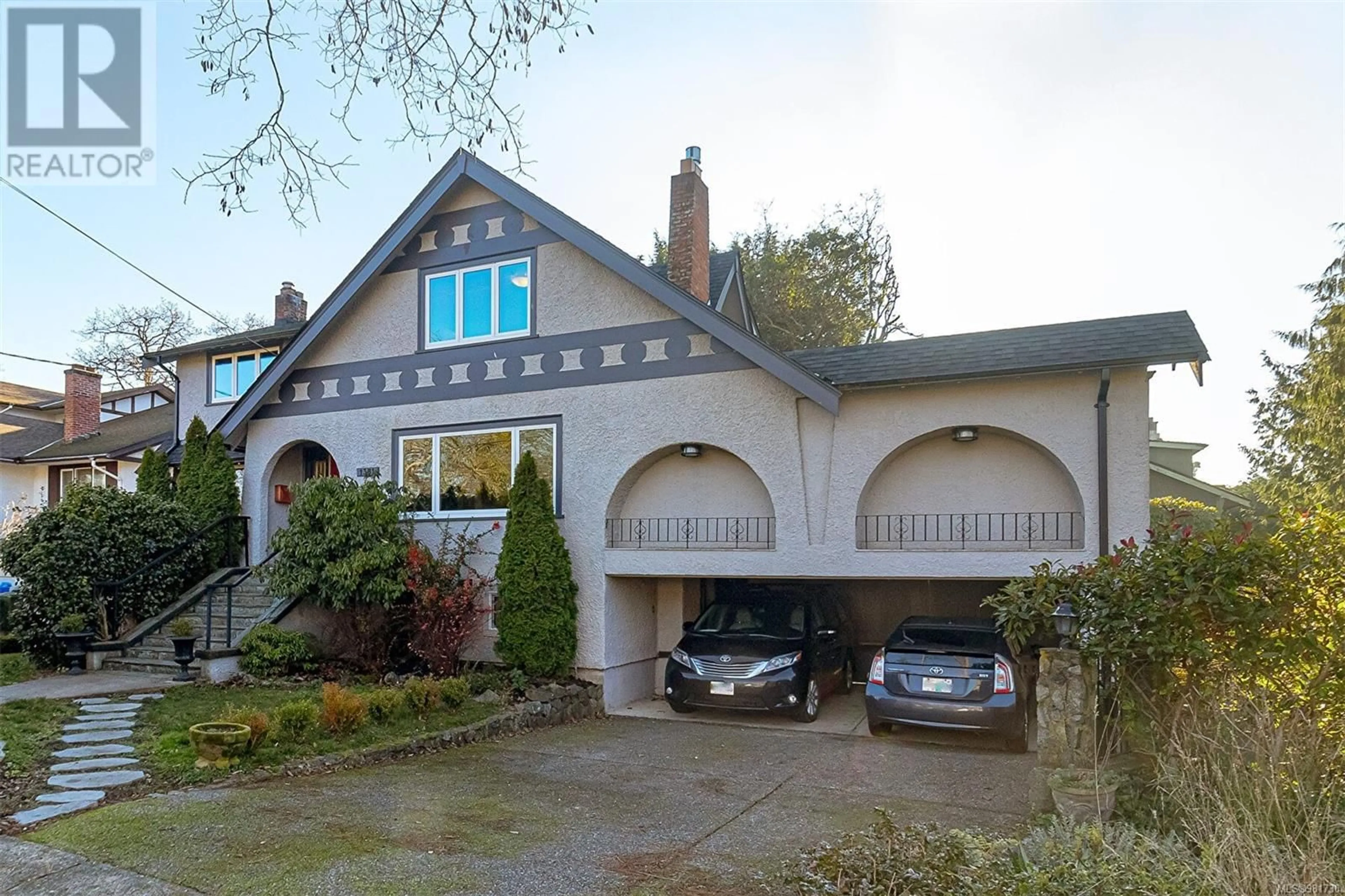 Unknown for 1381 Craigdarroch Rd, Victoria British Columbia V8Z2A8