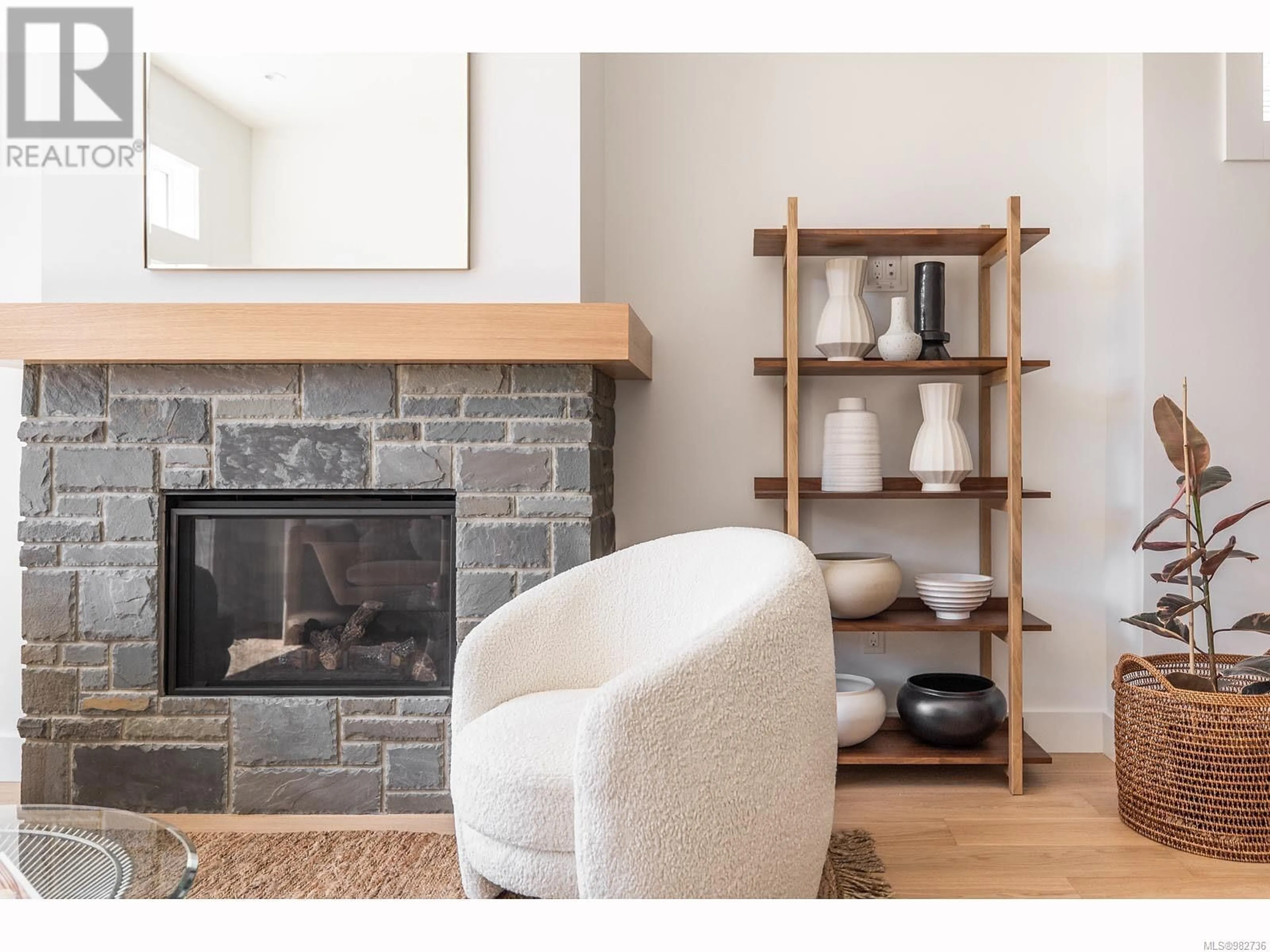 Living room, wood floors for 19 846 Ackerman Rd, French Creek British Columbia V9P1A7